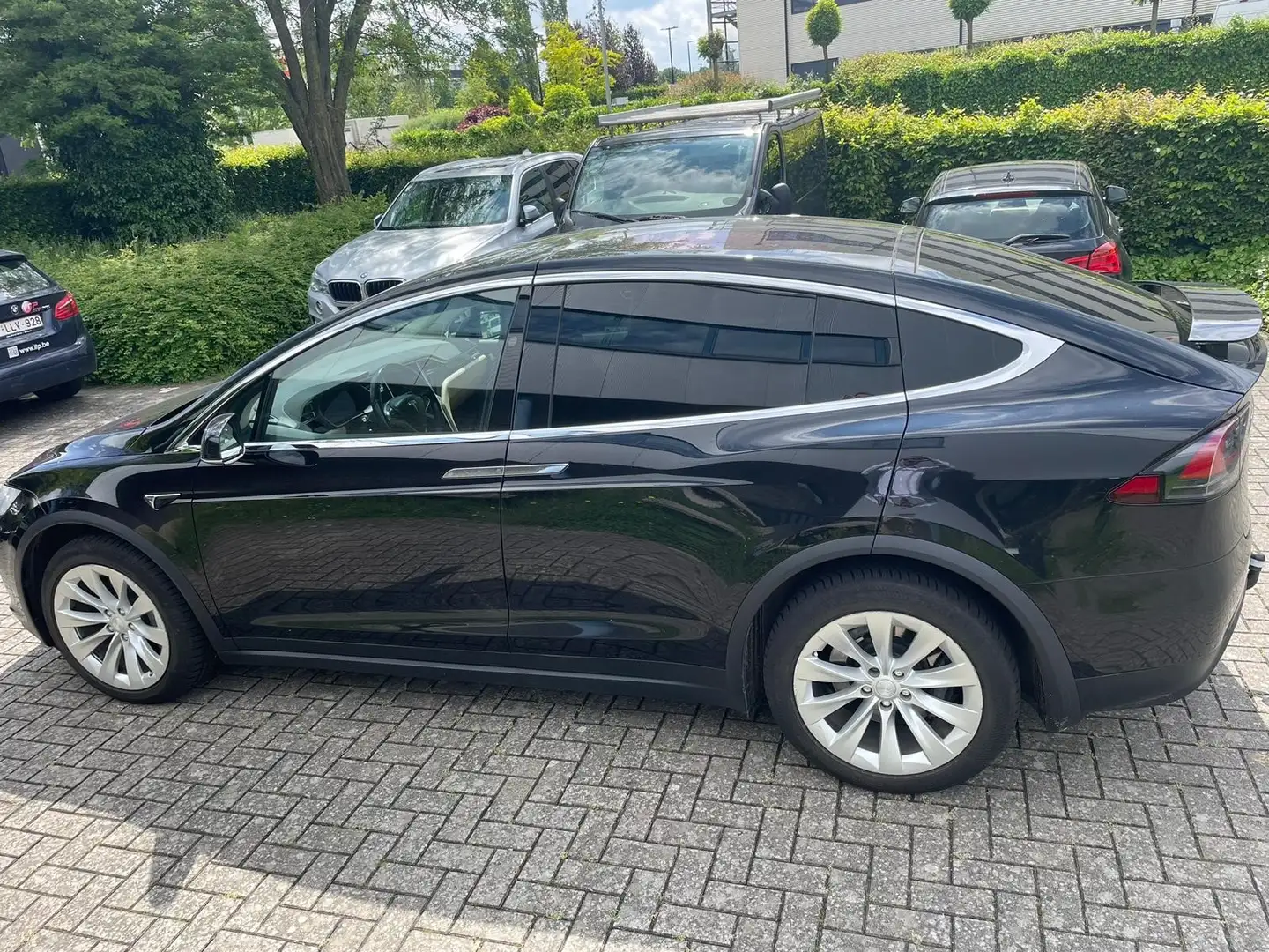 Tesla Model X 7 places +super chargeur gratuit à VIE Schwarz - 1