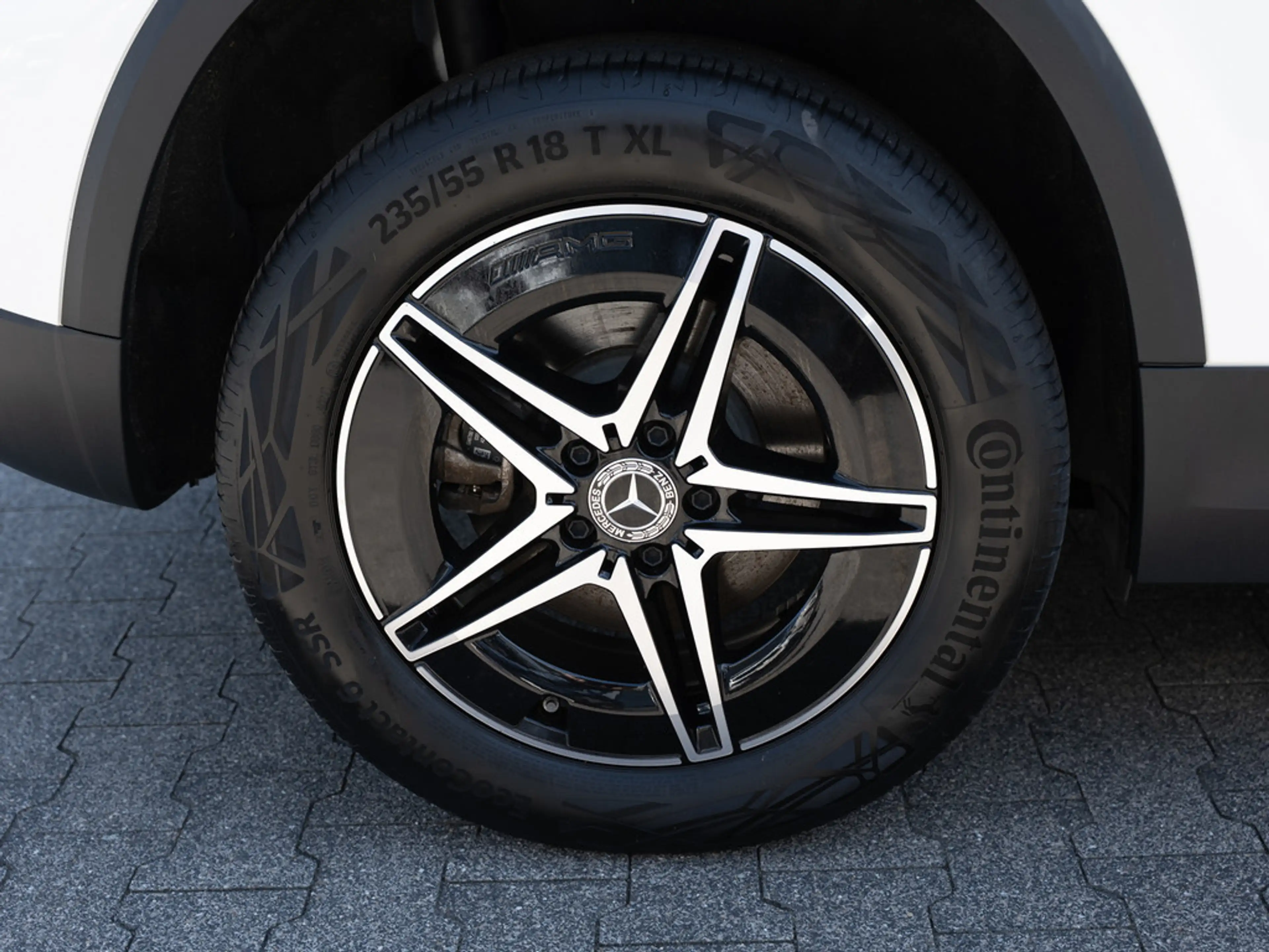 Mercedes-Benz EQA 250 AMG Line PANO AHK LED NAVI KAMERA SHZ — photo 10