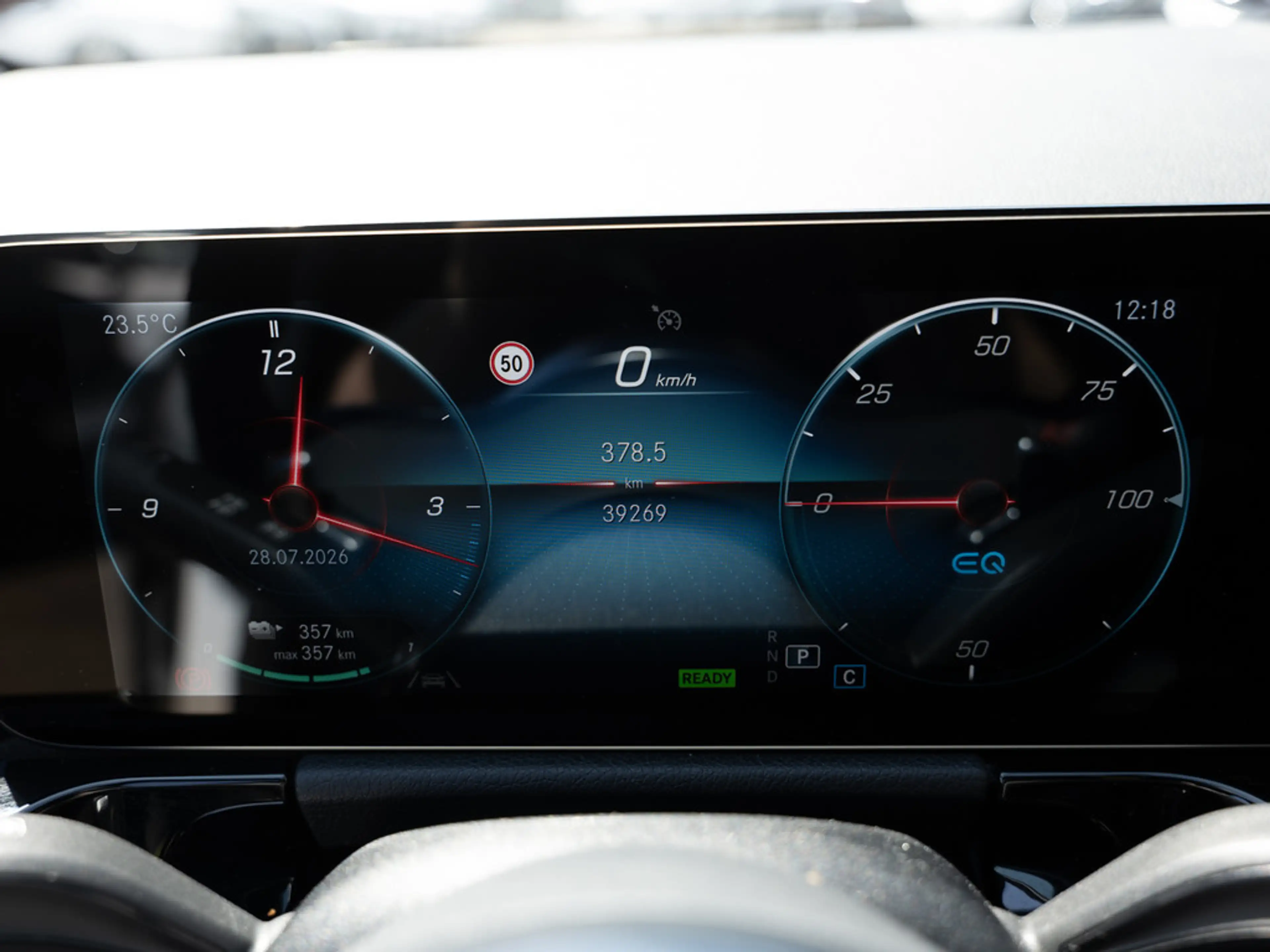 Mercedes-Benz EQA 250 AMG Line PANO AHK LED NAVI KAMERA SHZ — photo 15