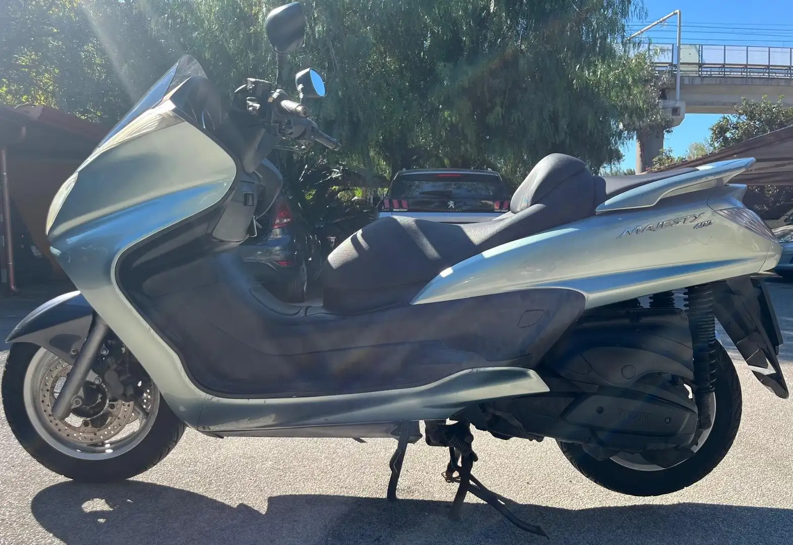 Yamaha Majesty 400 Plateado - 1