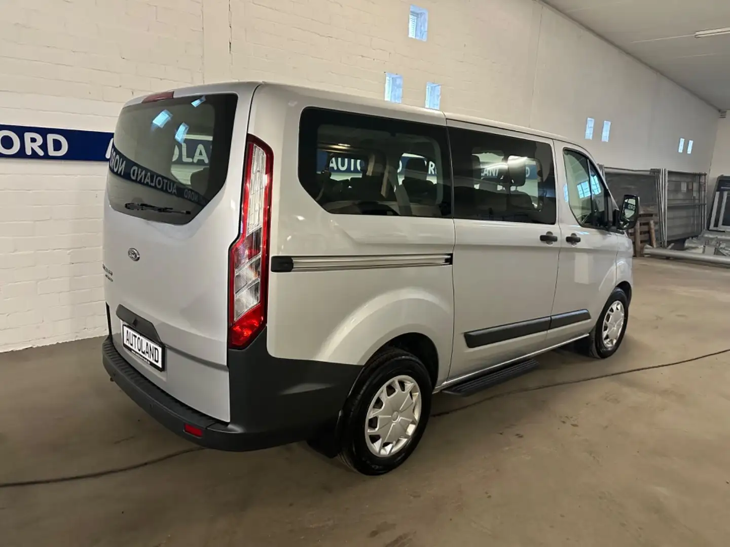 Ford Tourneo Custom Kombi 310 Automat*R.Cam*9Sitze Silber - 2