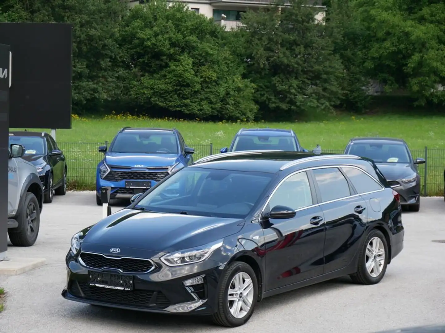 Kia Ceed SW / cee'd SW 1,6 CRDi SCR ISG Silber 48V DCT Schwarz - 2