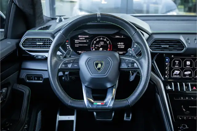 Lamborghini Urus view 12