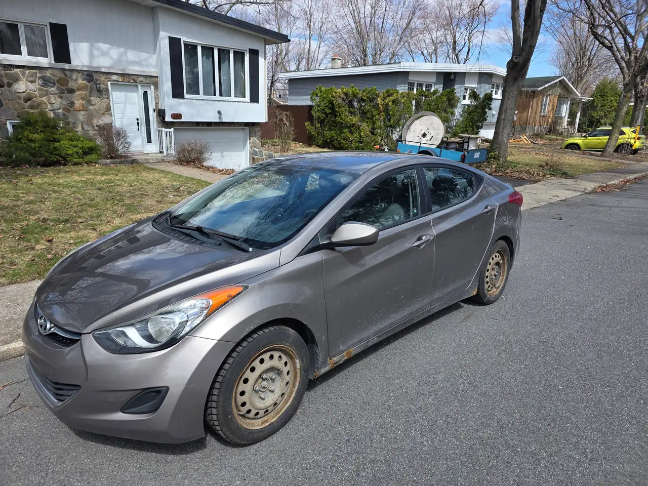 Hyundai ELANTRA photo Hyundai ELANTRA
