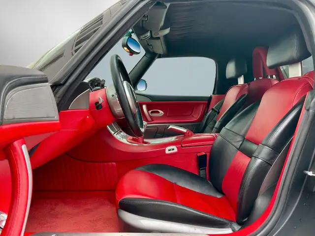 BMW Z8 view 8