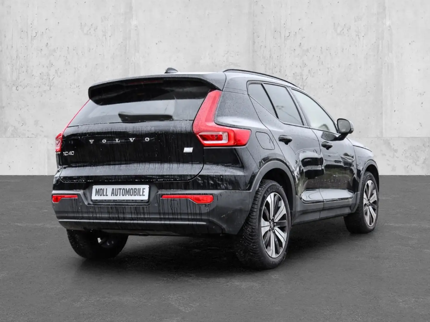 Volvo XC40 Plus Dark Recharge Plug-In Hybrid 2WD T4 Twin Engi Schwarz - 2