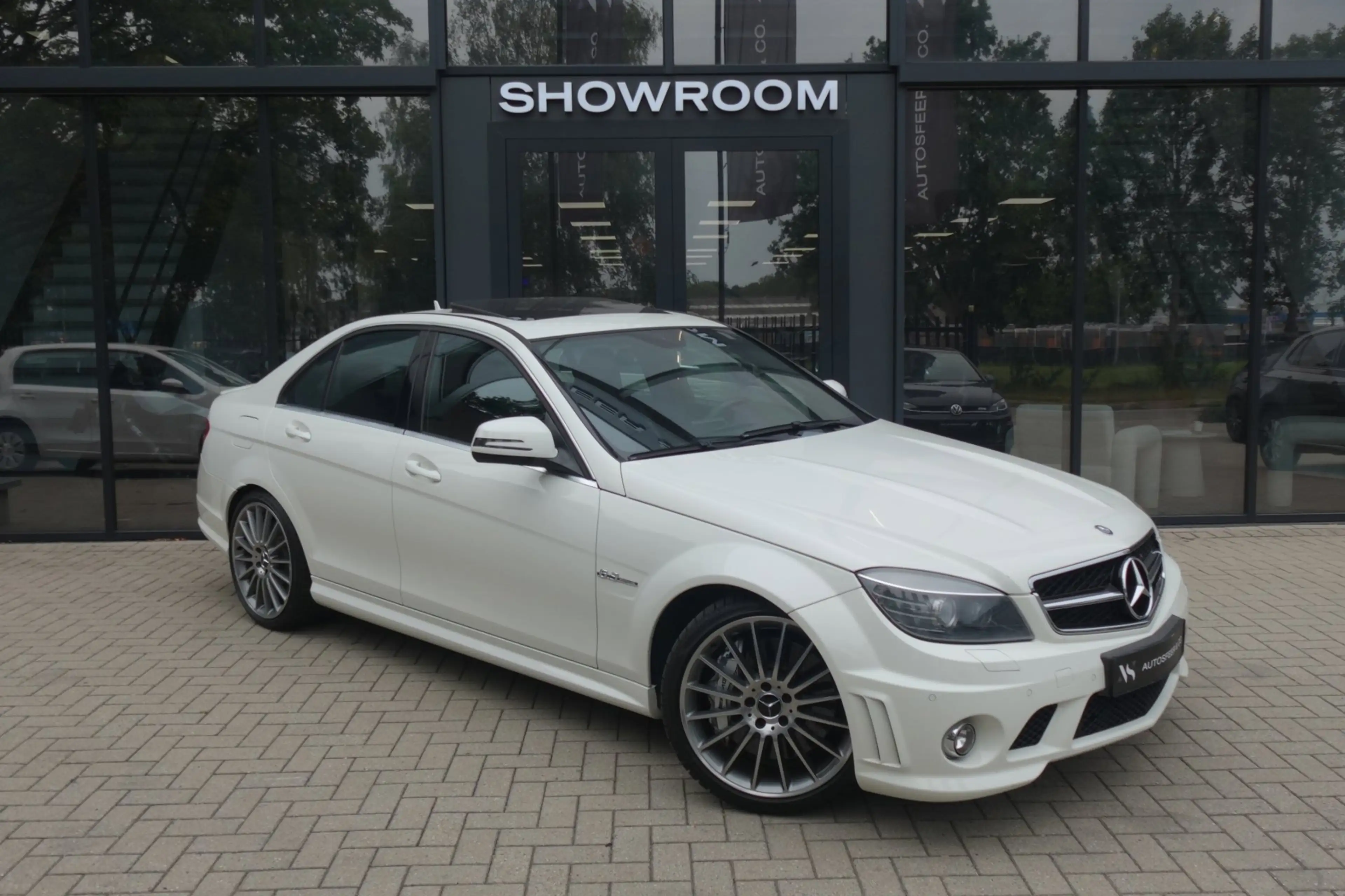 Mercedes-Benz C 63 AMG C63 PANO NAVI LEDER VOL — photo 3