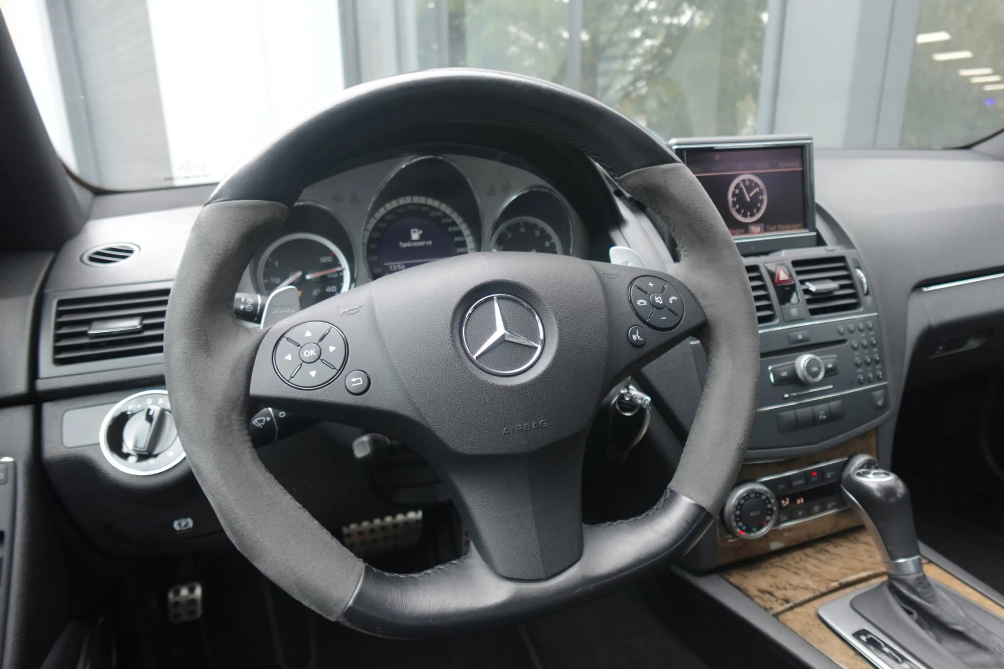Mercedes-Benz C 63 AMG C63 PANO NAVI LEDER VOL — photo 4