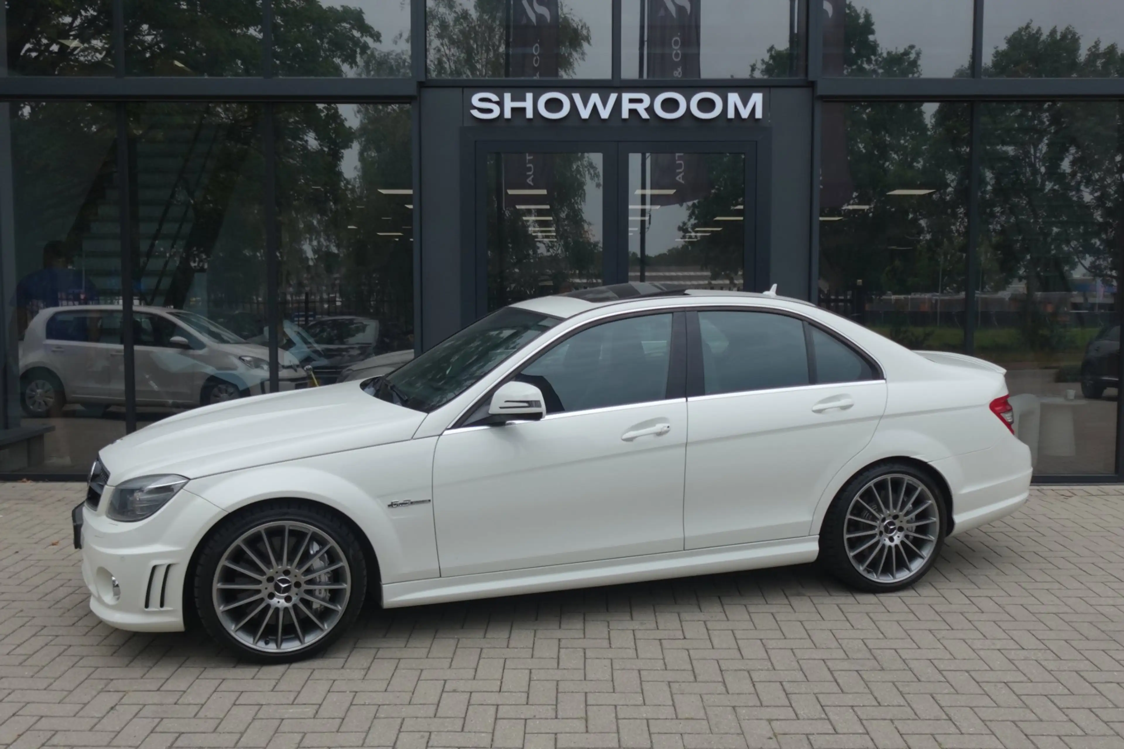 Mercedes-Benz C 63 AMG C63 PANO NAVI LEDER VOL — photo 9