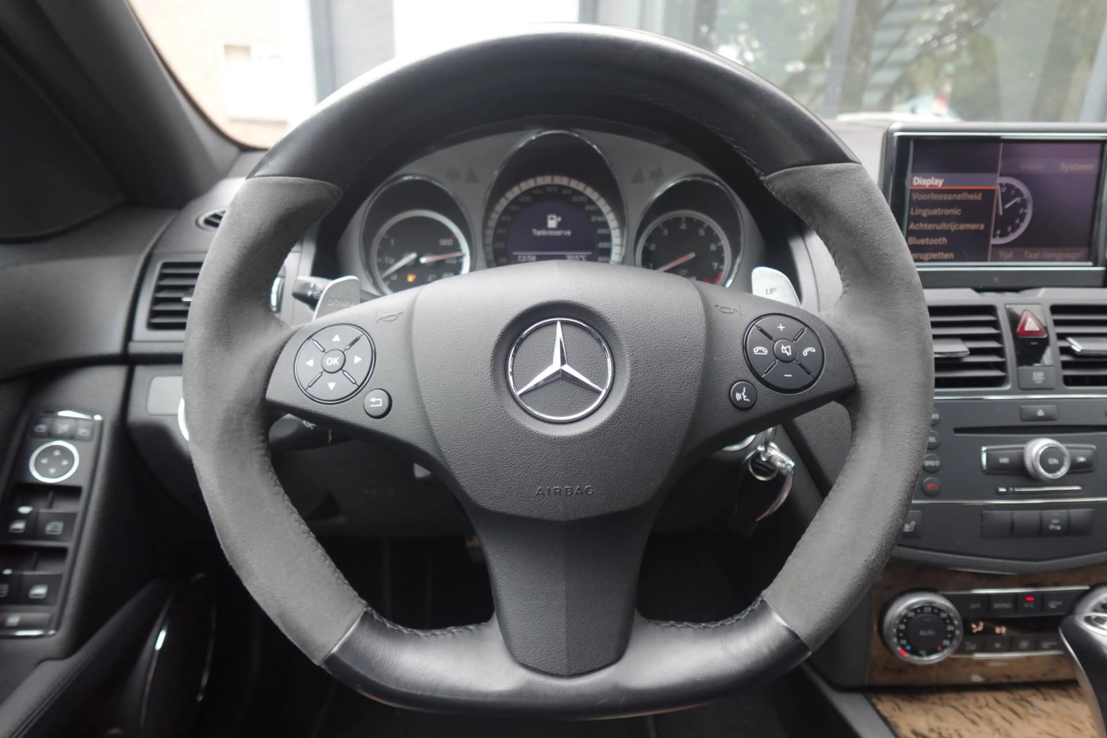 Mercedes-Benz C 63 AMG C63 PANO NAVI LEDER VOL — photo 12