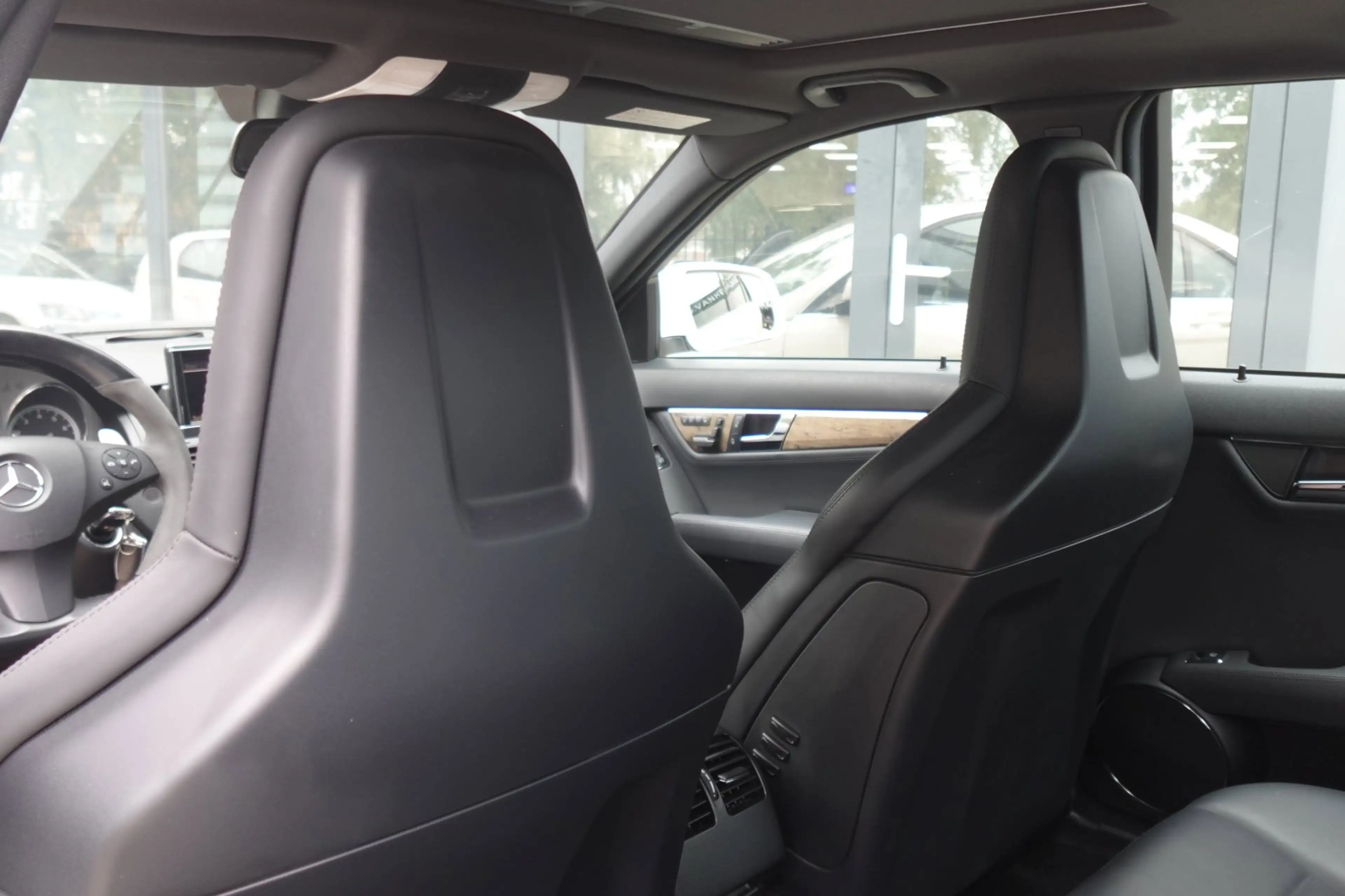 Mercedes-Benz C 63 AMG C63 PANO NAVI LEDER VOL — photo 14