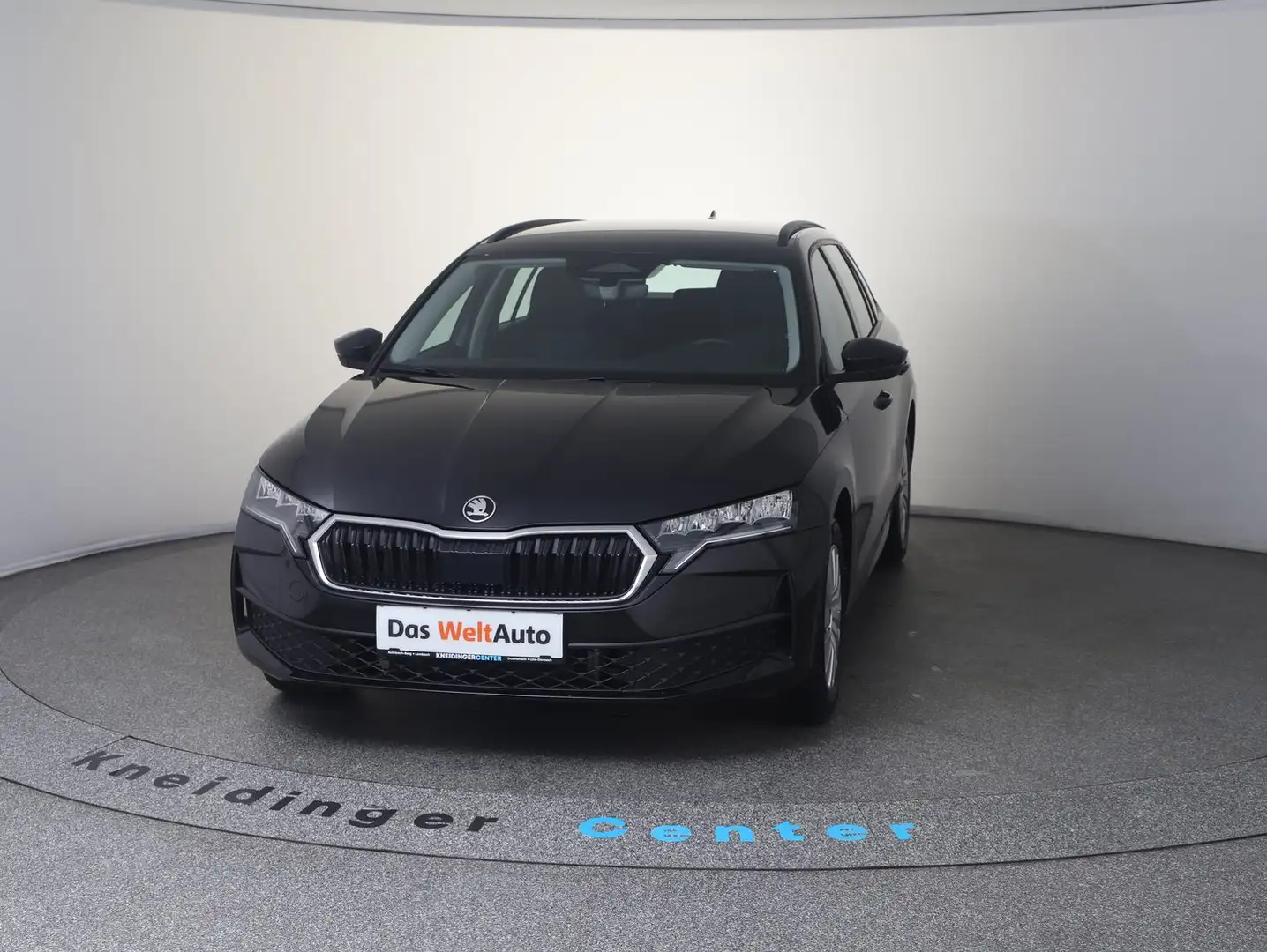 Skoda Octavia Essence TSI mHEV DSG Schwarz - 2