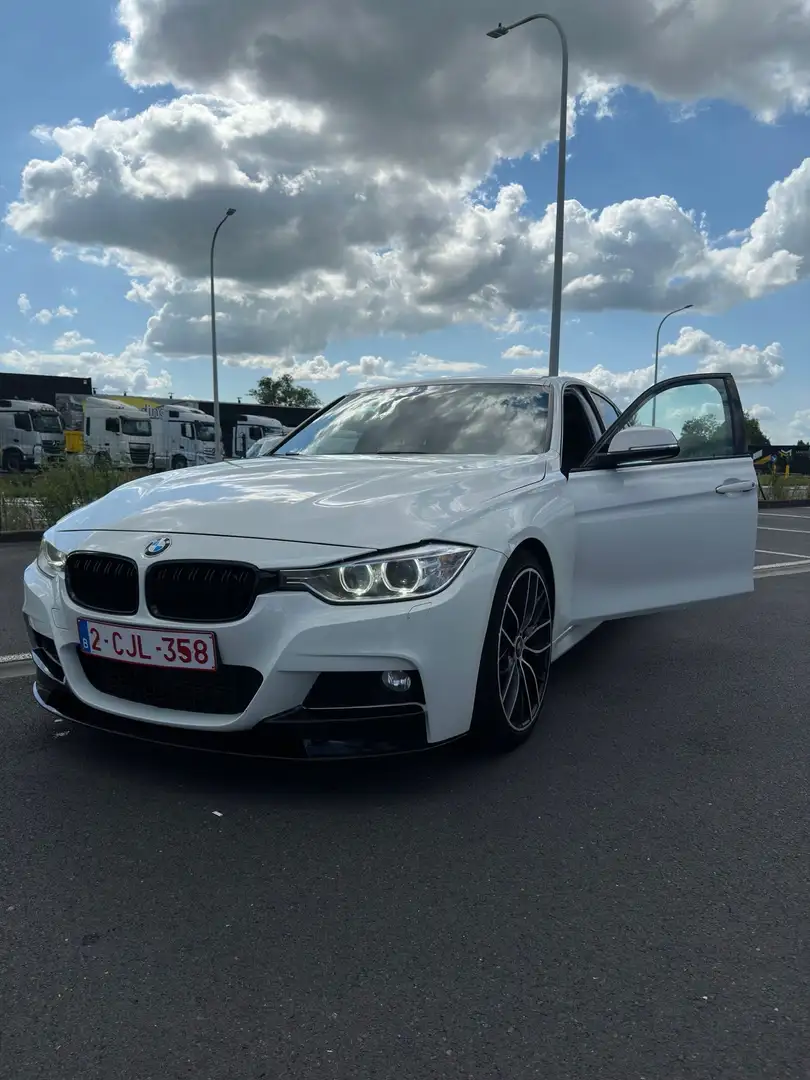 BMW 320 320d Sport Line - 1