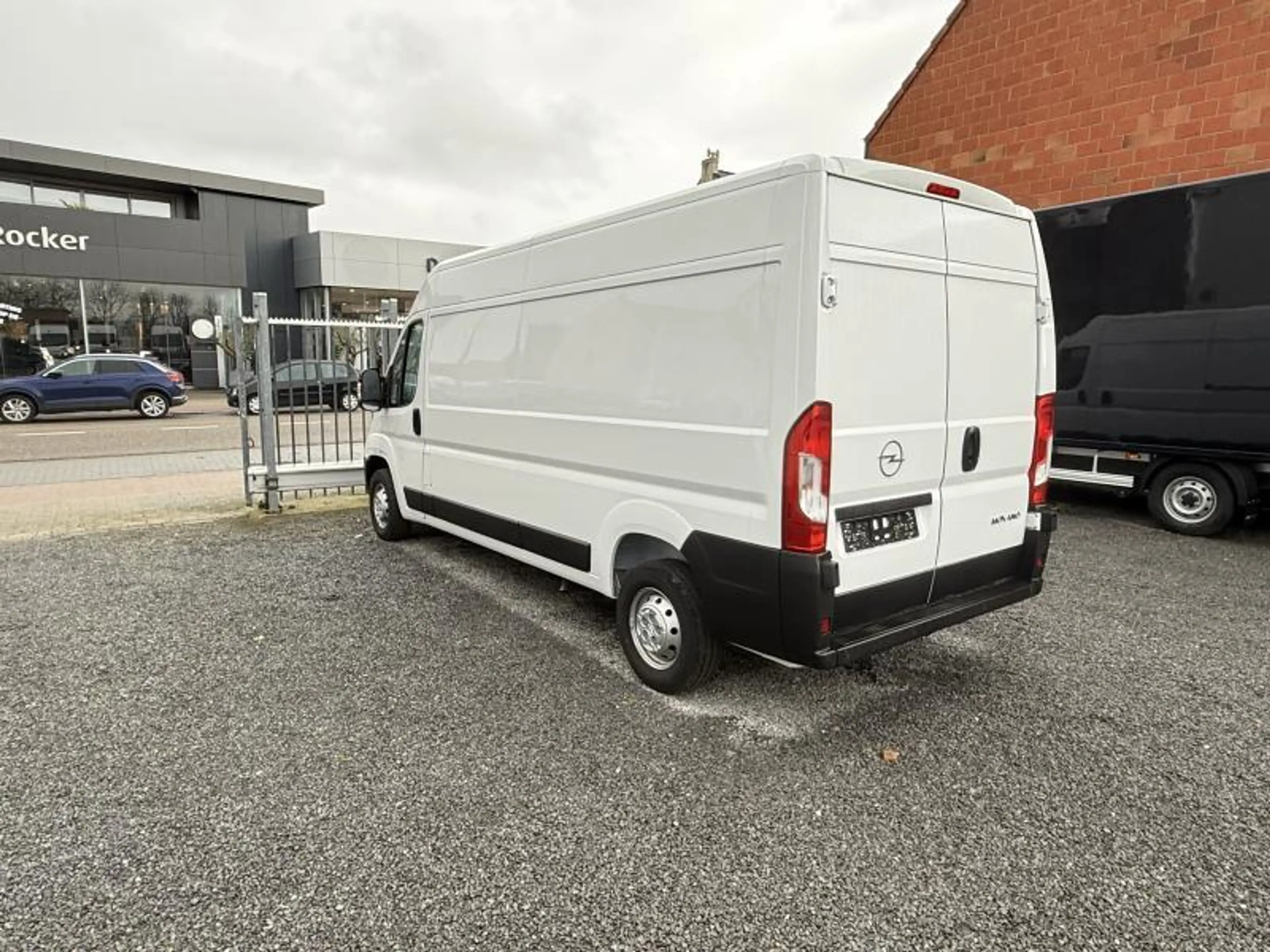 Opel Movano L3H2 — photo 9