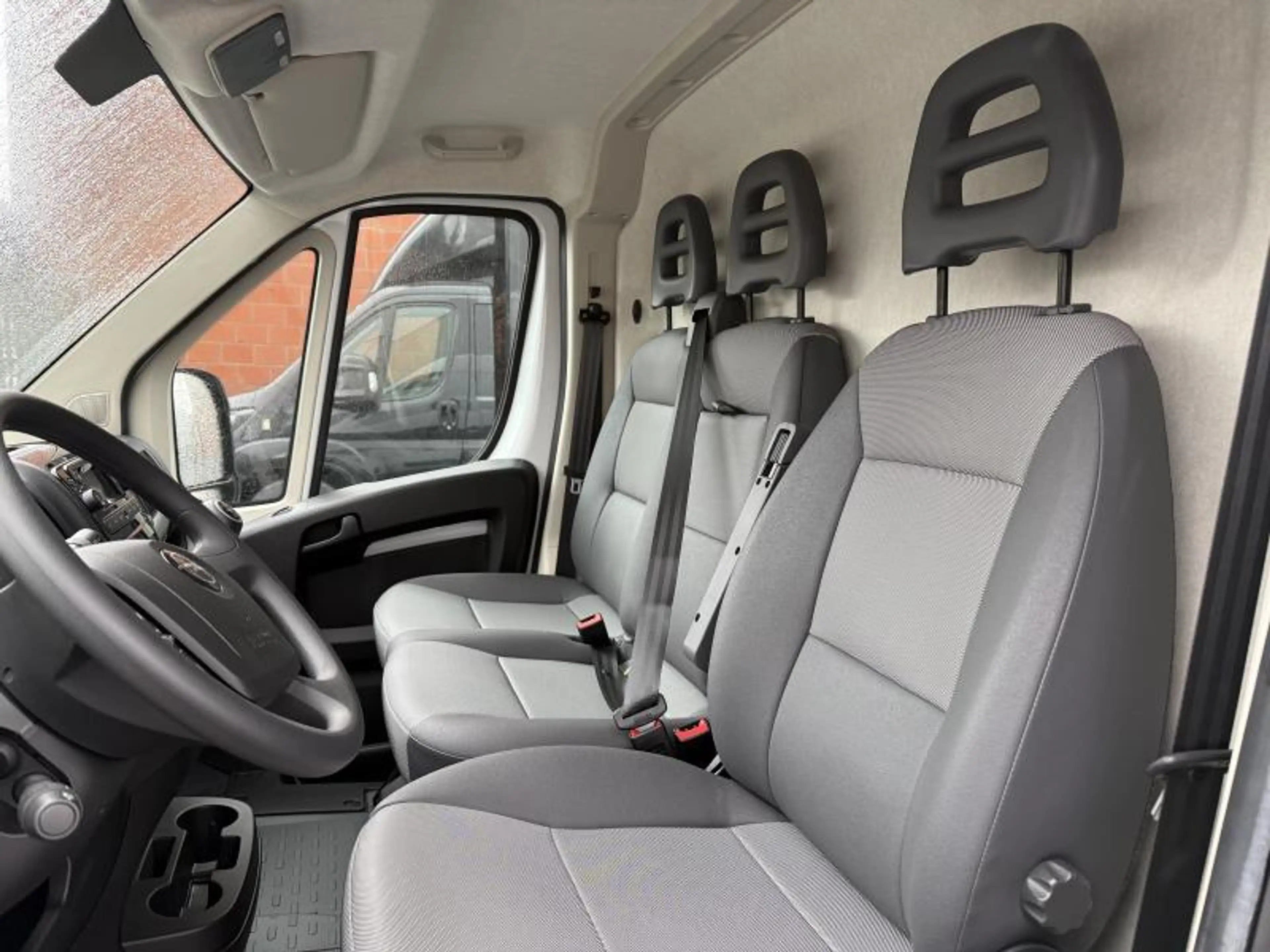 Opel Movano L3H2 — photo 13