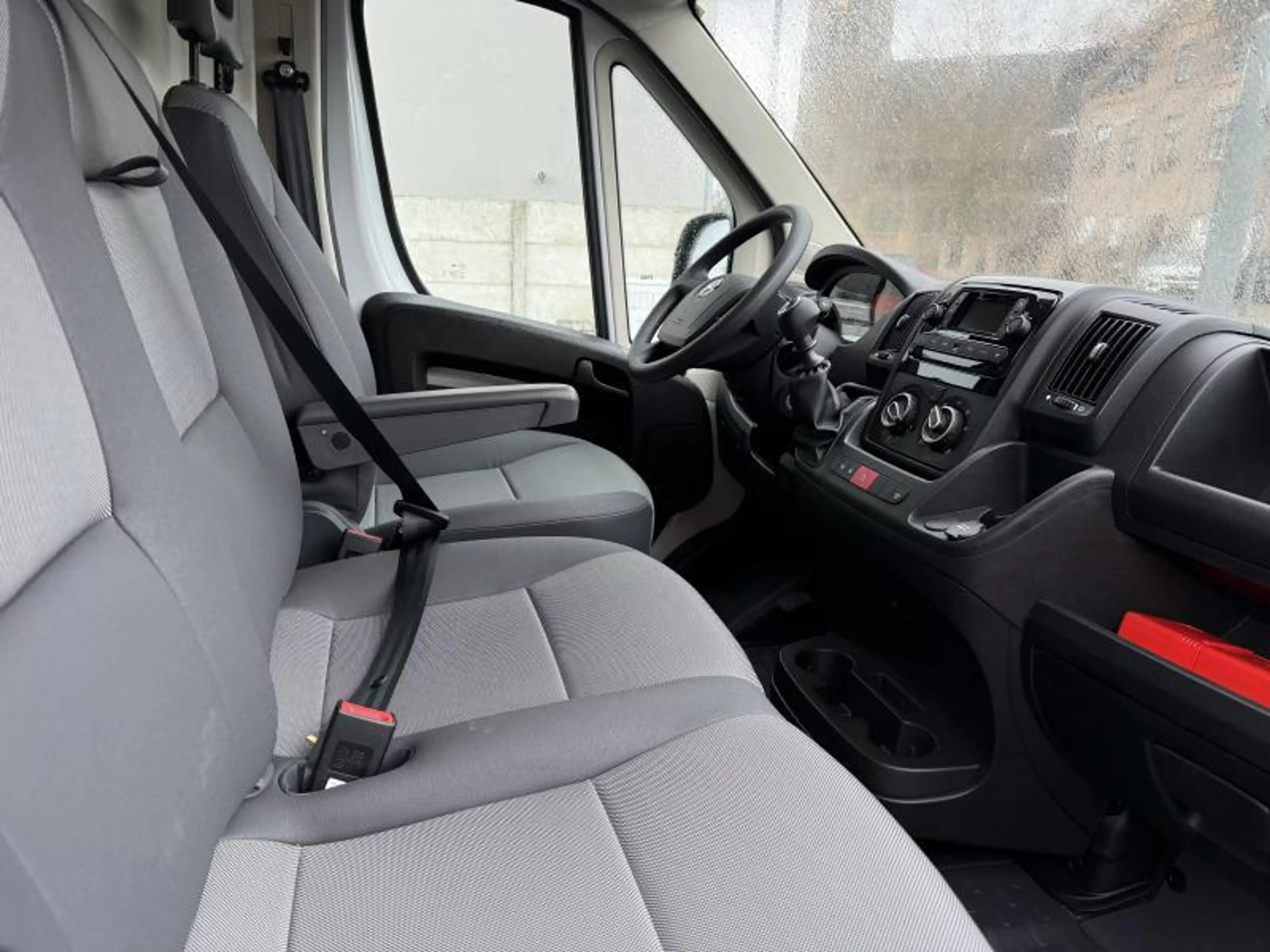 Opel Movano L3H2 — photo 11