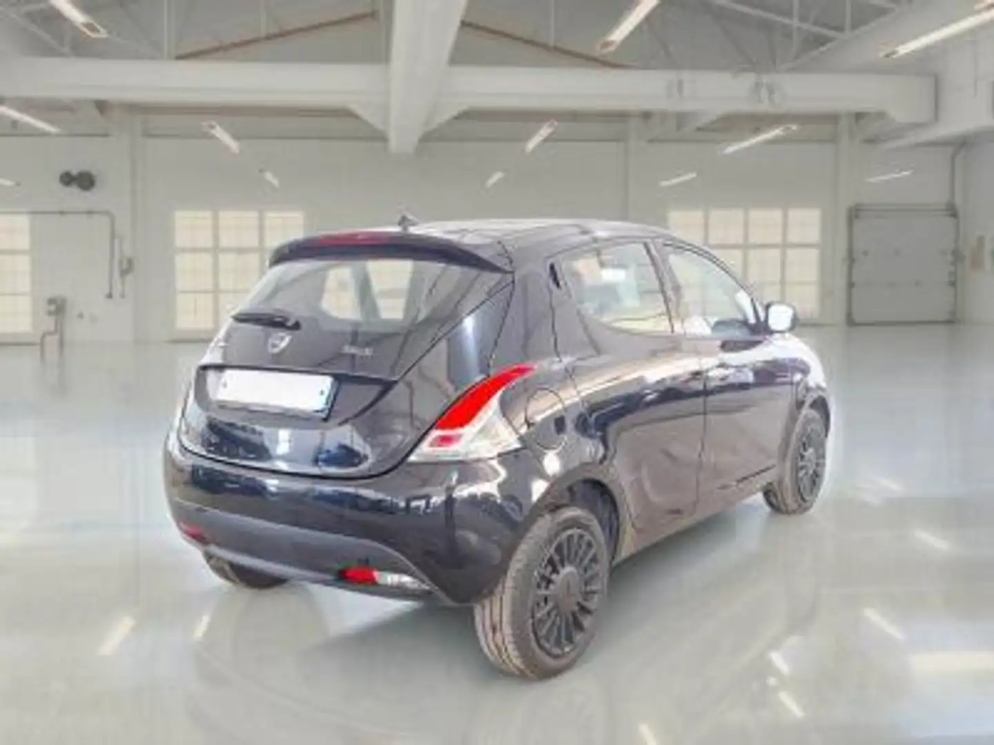 Lancia Ypsilon 1.0 firefly hybrid Silver s&s 70cv Noir - 2