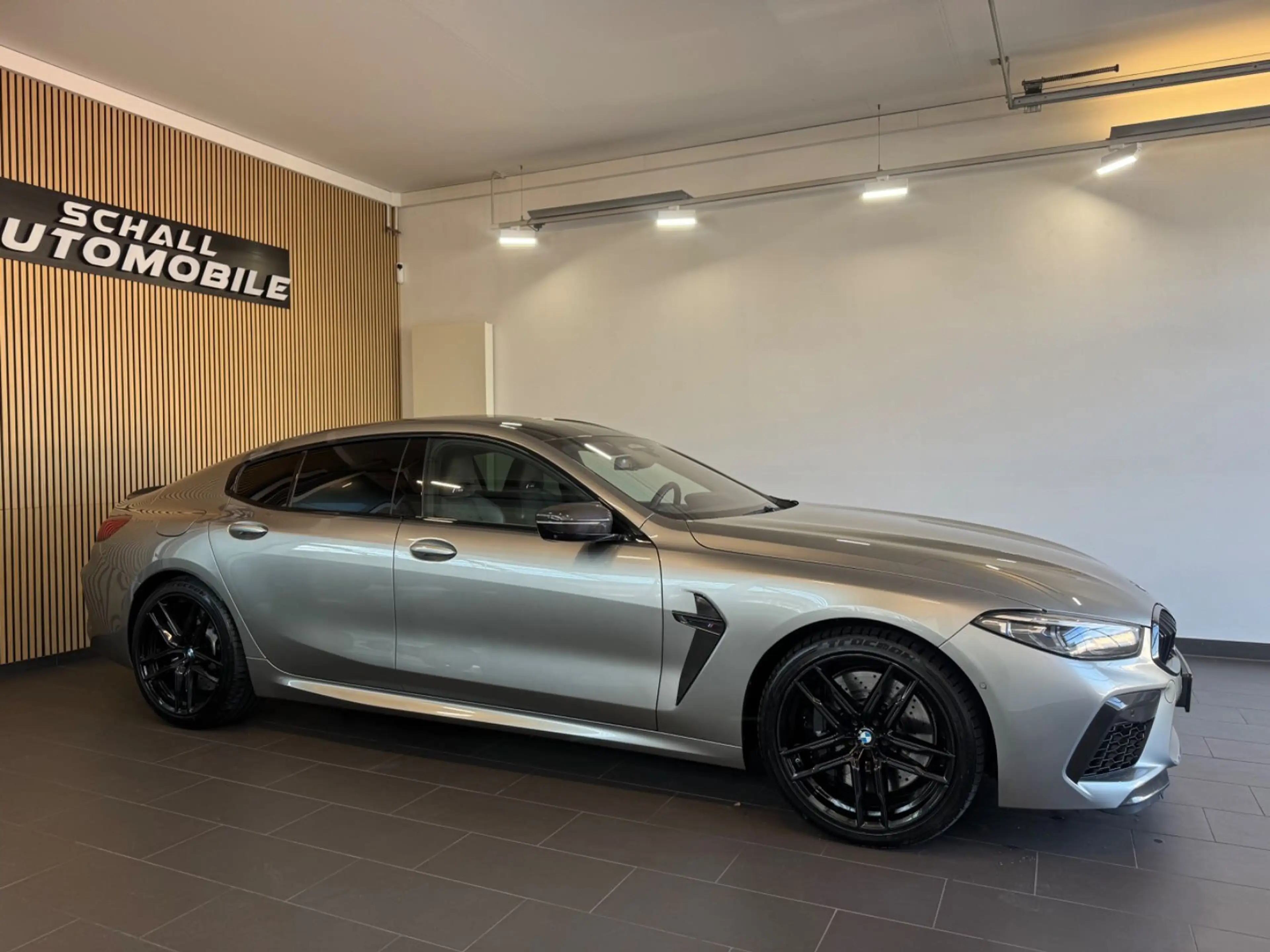BMW M8 GC Competition *B&W/CARBON/DRIVERS-PACK/VOLL* — photo 4