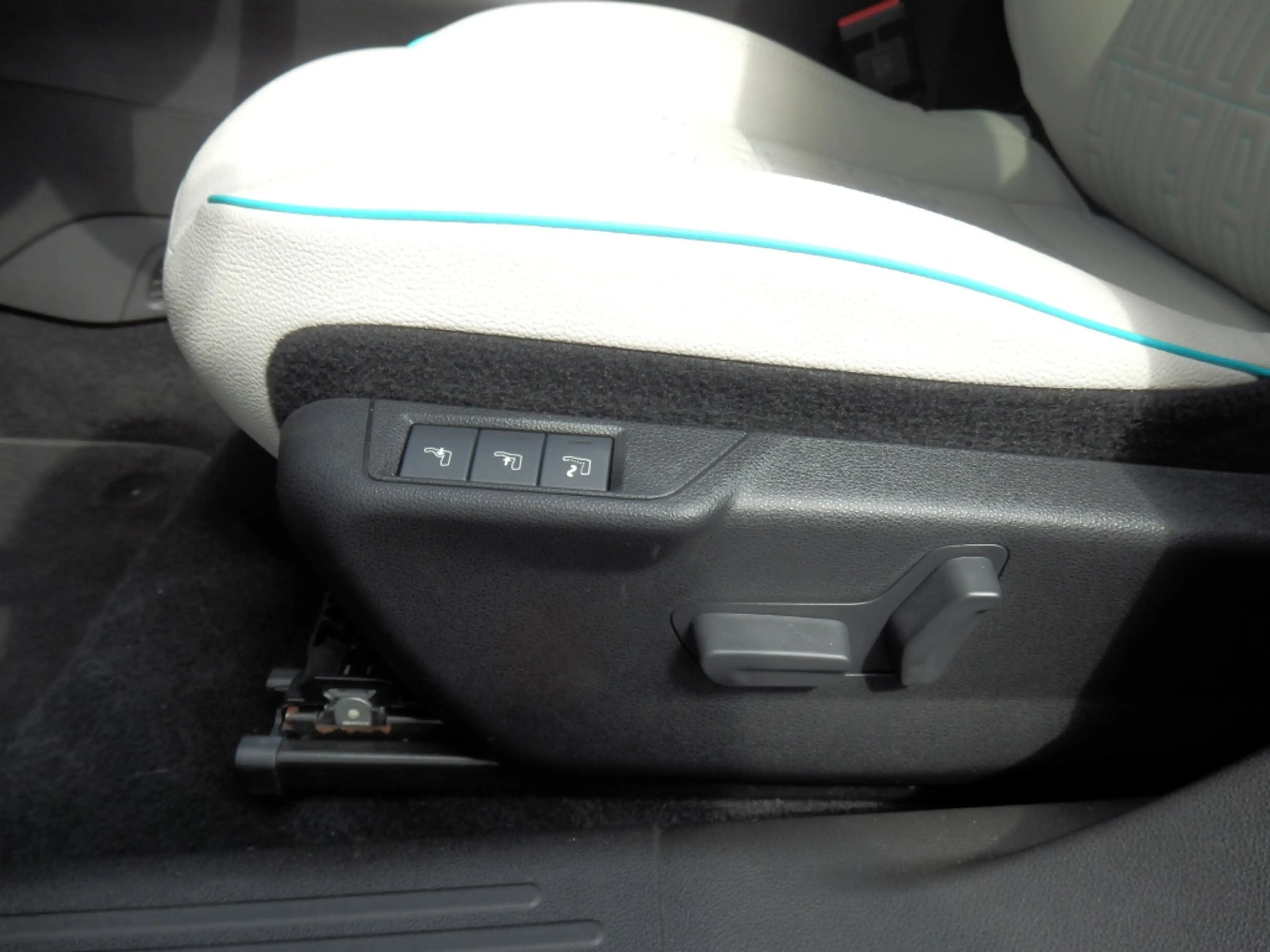 Fiat 600e La Prima 54 kWh — photo 8