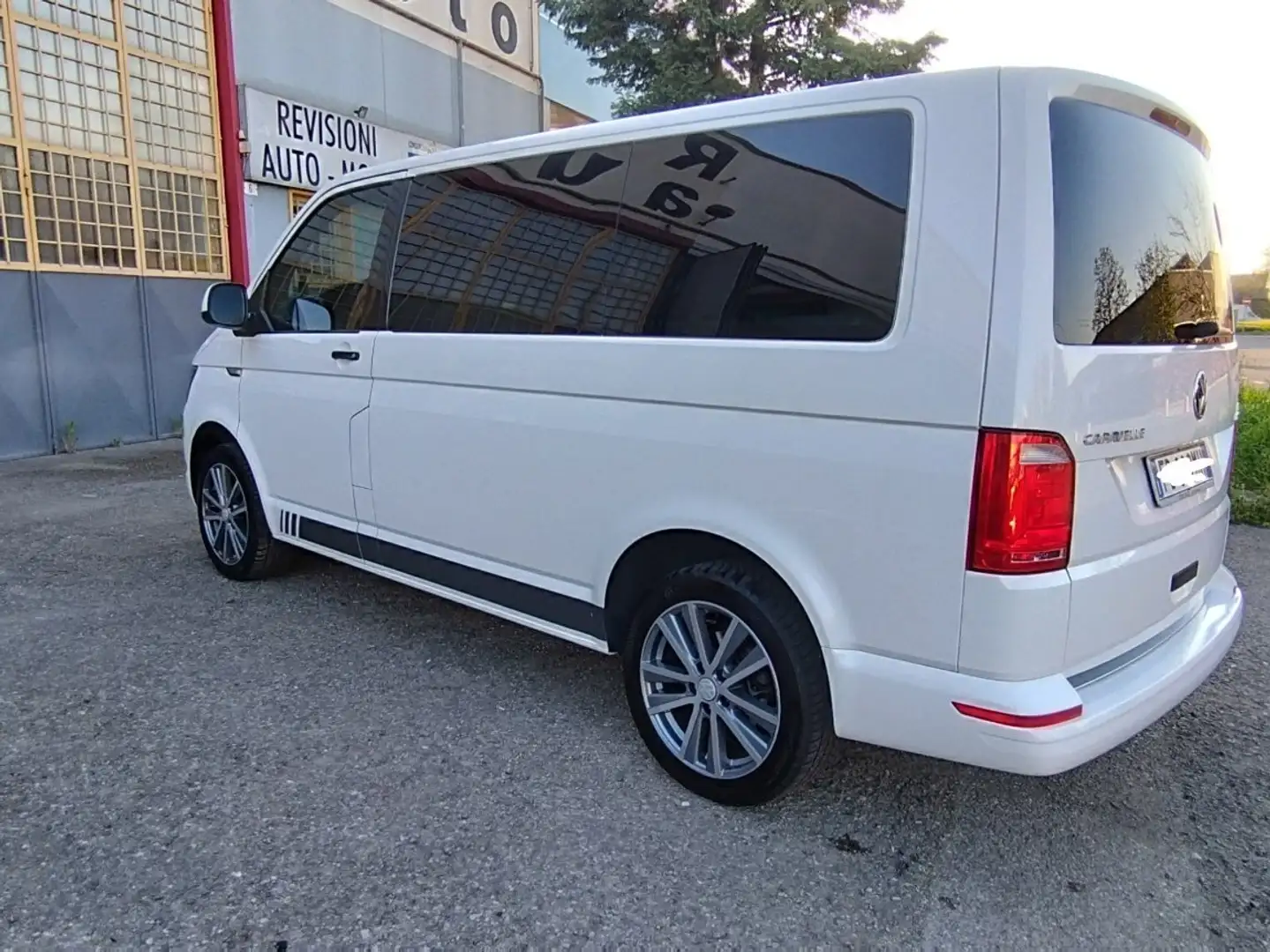 Volkswagen T6 Caravelle - 2