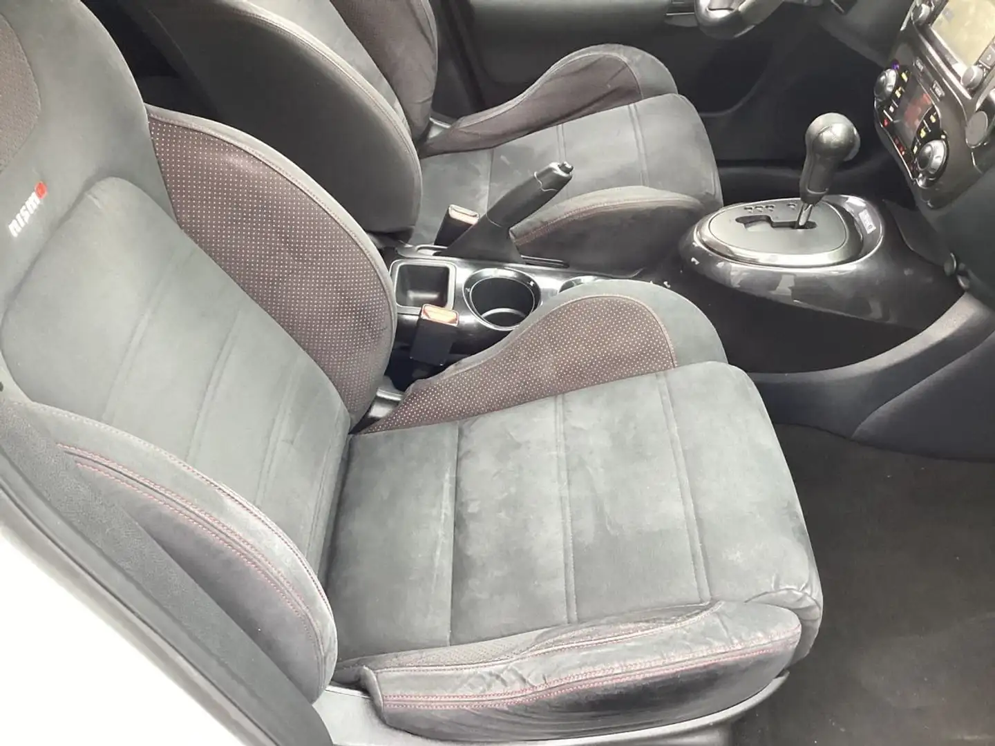 Nissan Juke Juke 1.6 DIG-T ALL-MODE 4x4i XtronicNismo RS Wit - 2