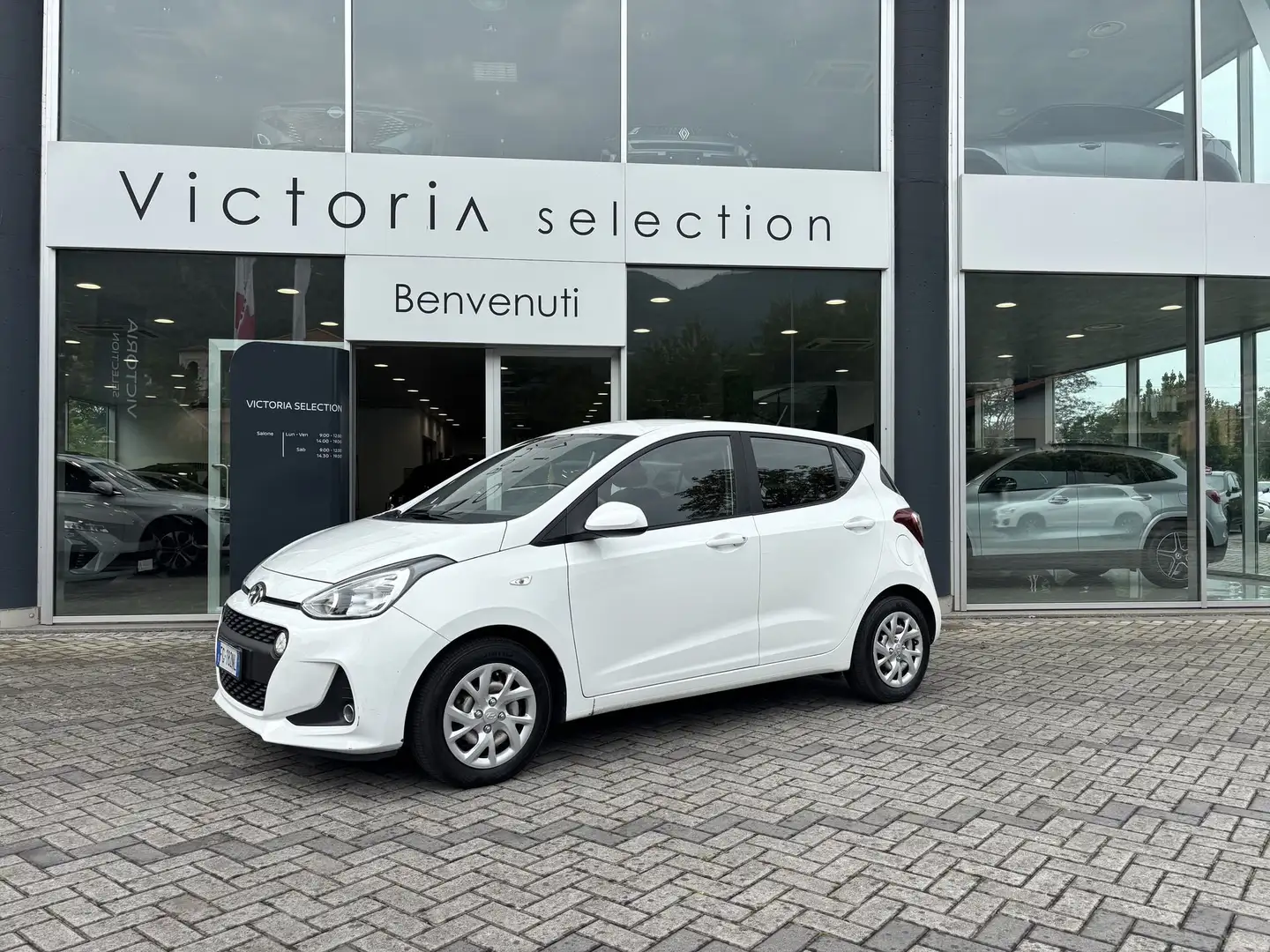 Hyundai i10 I10 66 CV C.MANUALE 5 PORTE COMFORT NEOPATENTATI White - 1