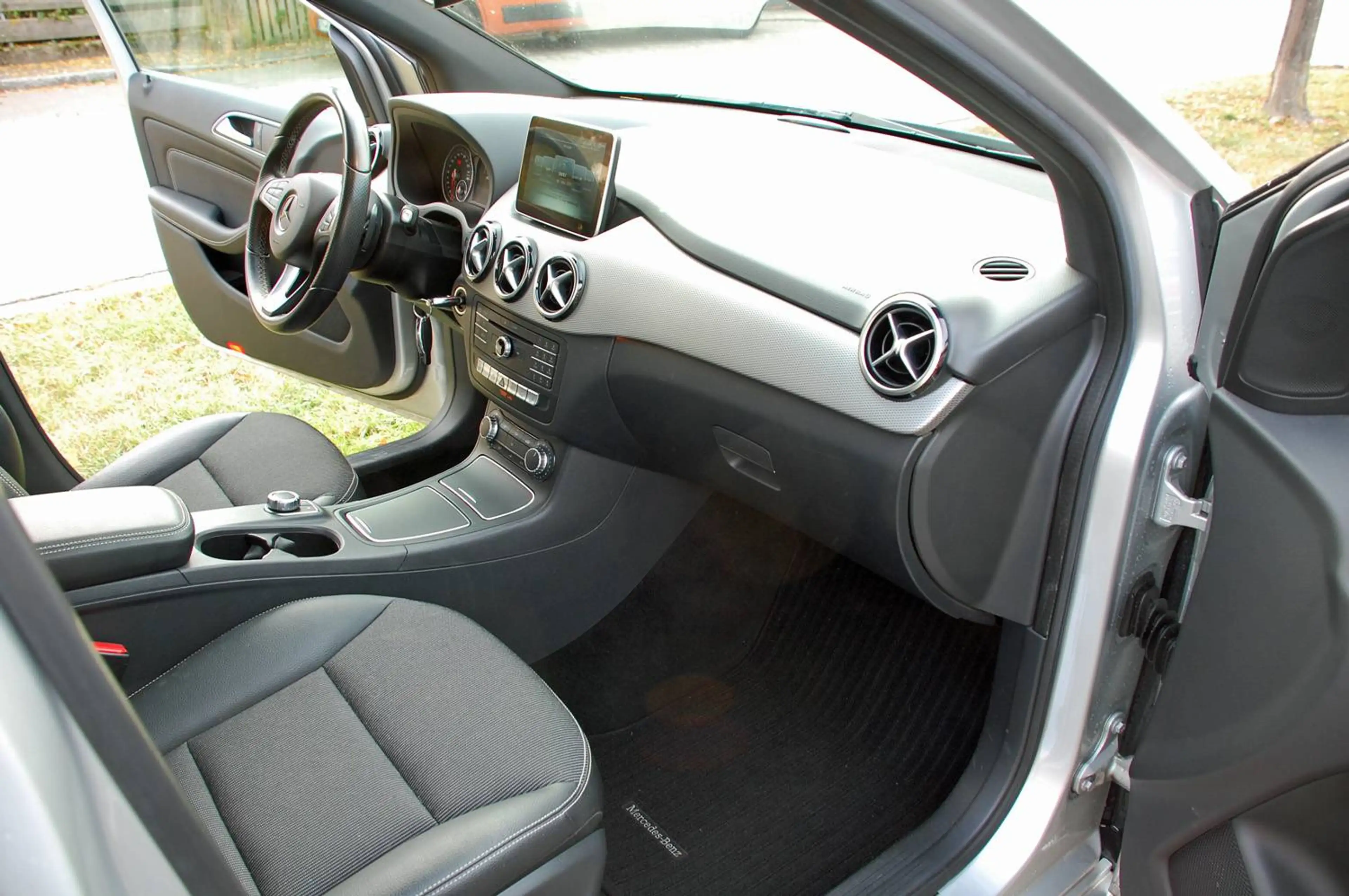 Mercedes-Benz B 180 B 180 (246.242) — photo 11
