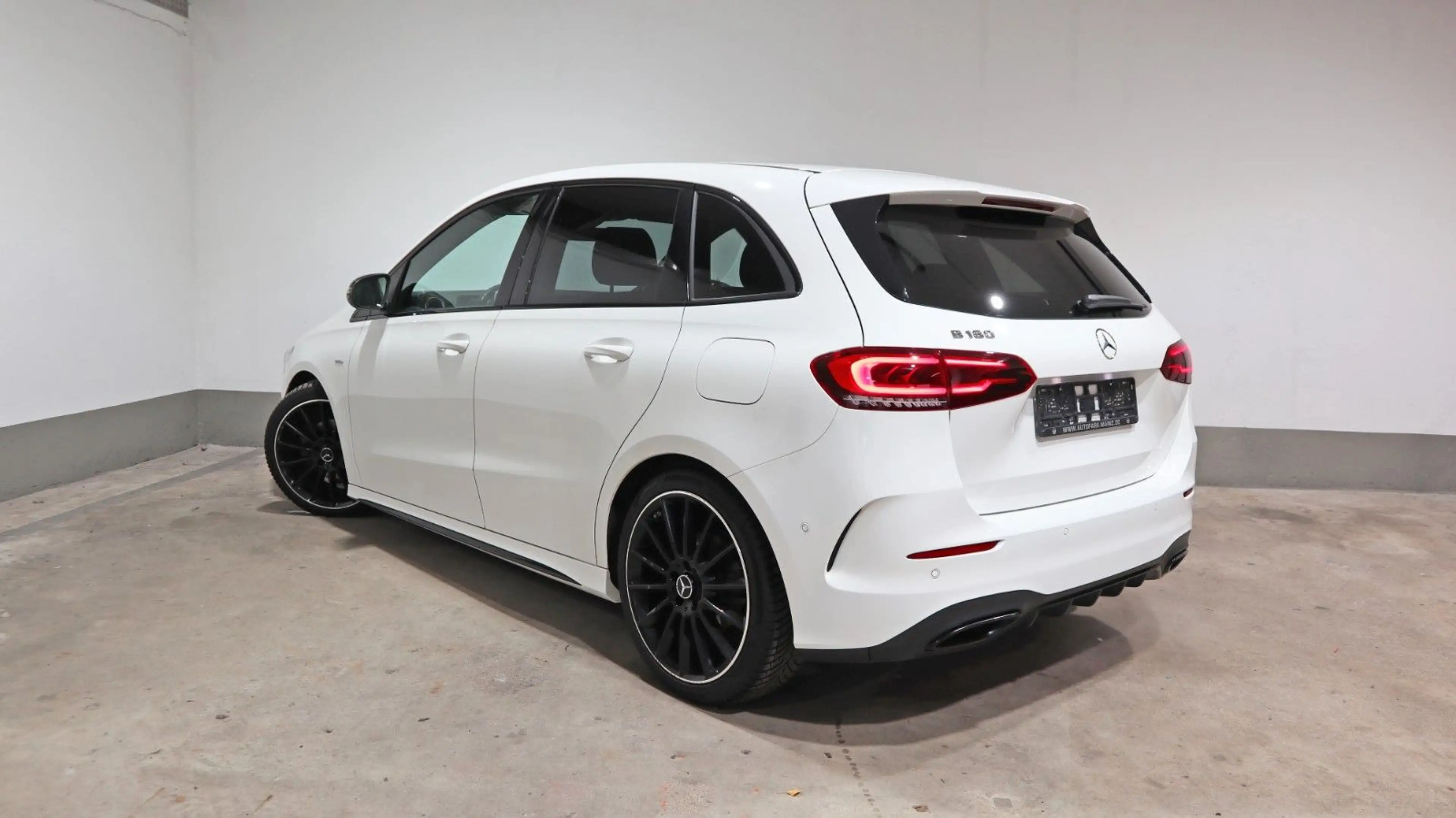 Mercedes-Benz B 180 Edition~AMG~MBUX~LED~NIGHT — photo 8
