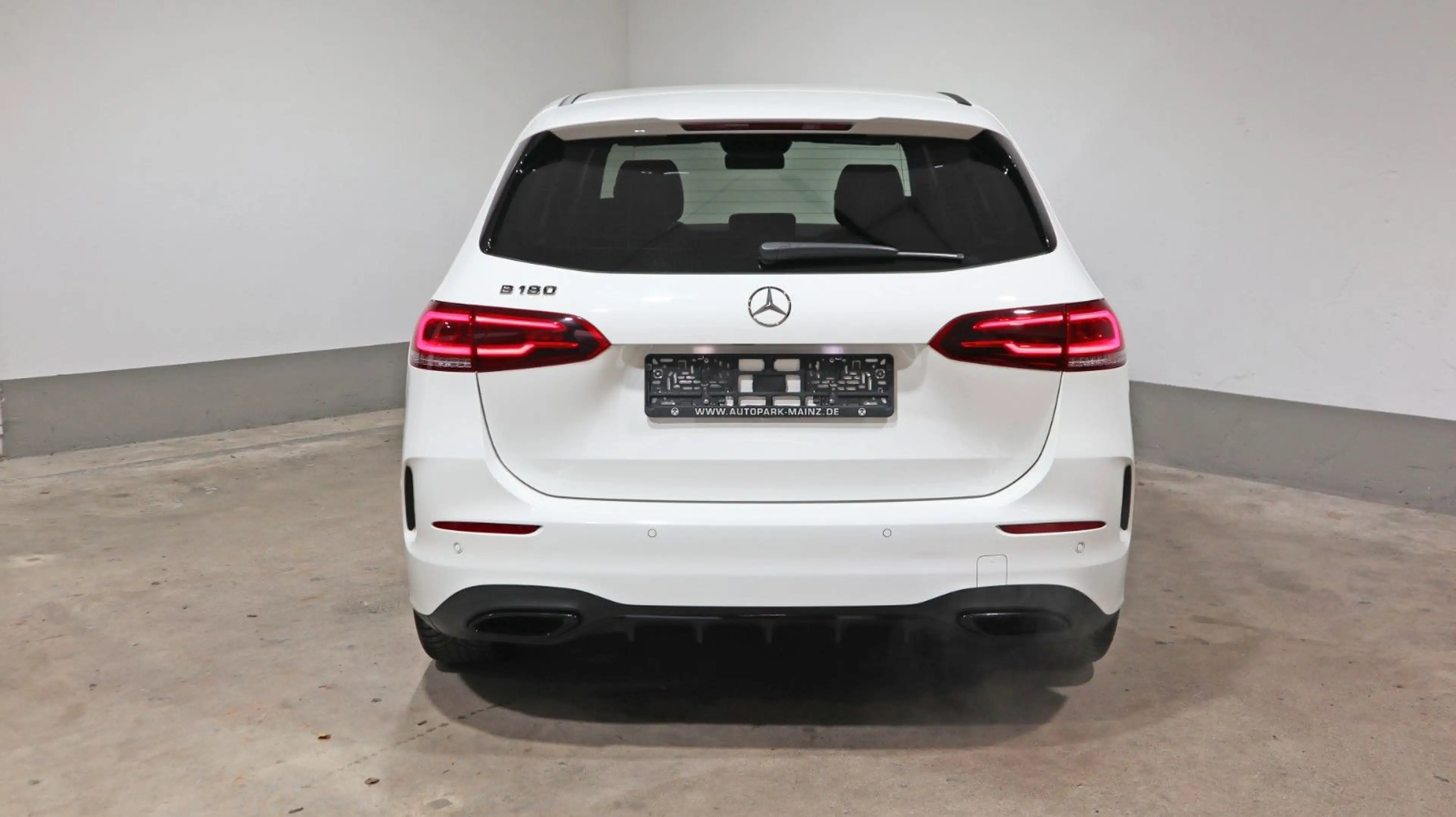 Mercedes-Benz B 180 Edition~AMG~MBUX~LED~NIGHT — photo 9