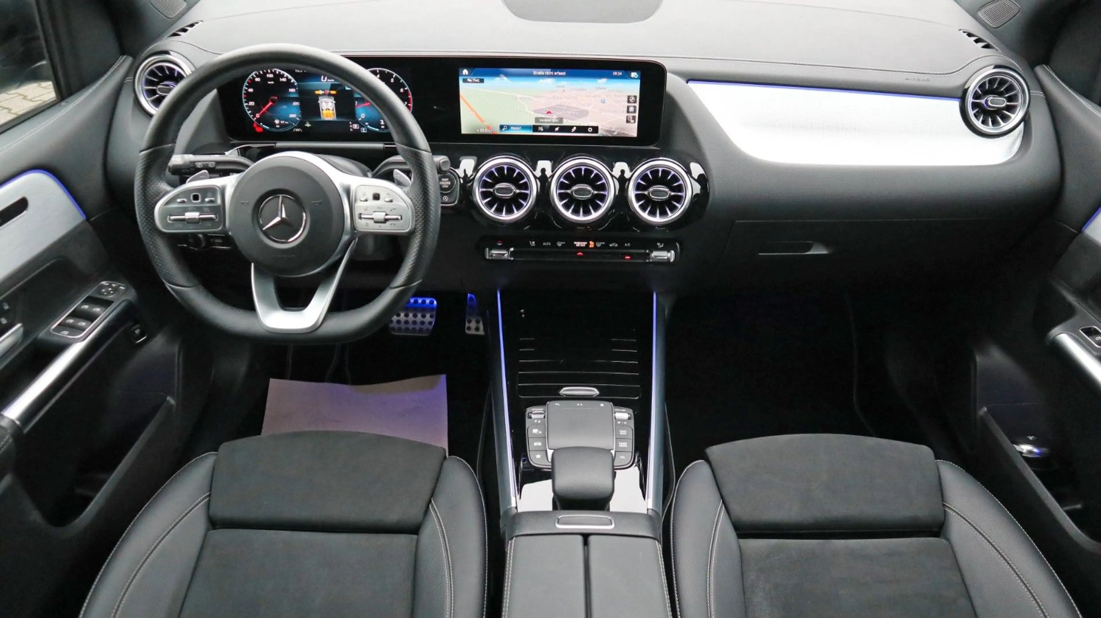 Mercedes-Benz B 180 Edition~AMG~MBUX~LED~NIGHT — photo 4
