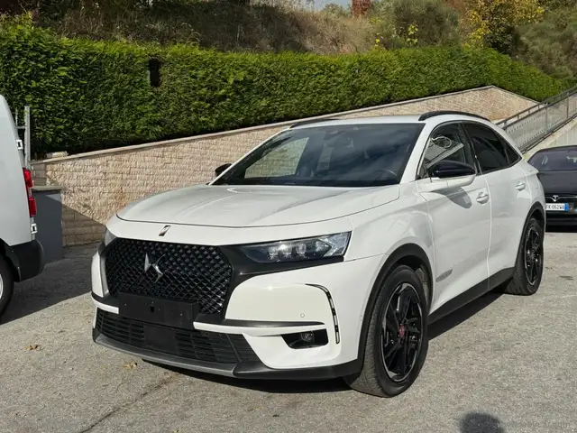 DS Automobiles DS 7 Crossback DS 7 Crossback E-Tense 4x4 Perform. Line