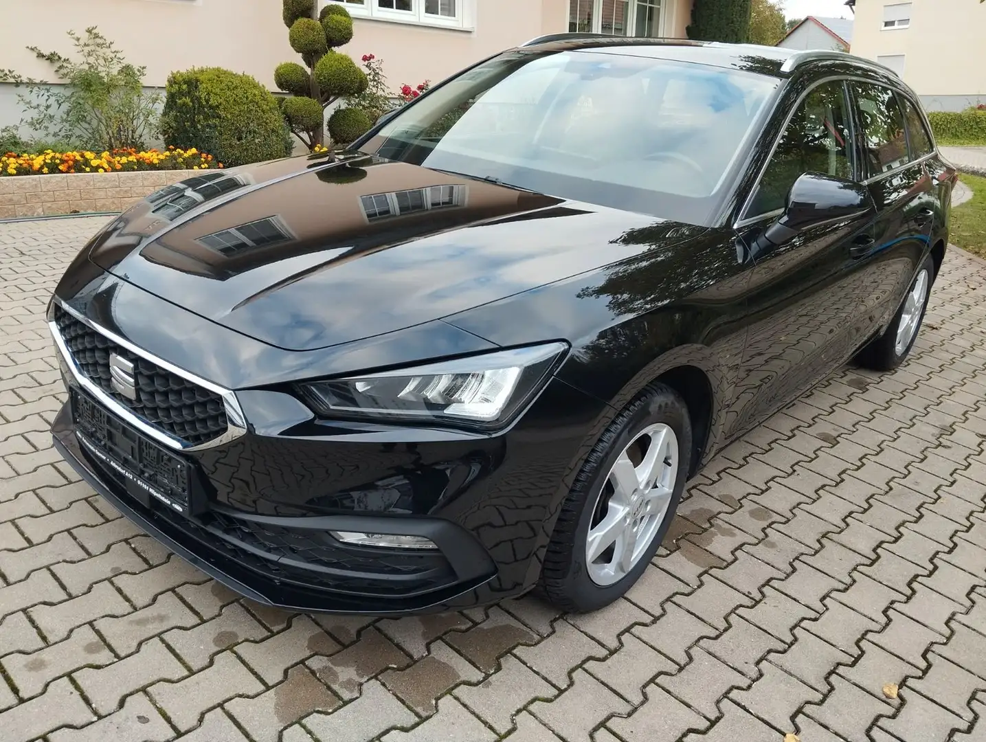 SEAT Leon Sportstourer Style 2.0 TDI, AHK, LED, Navi Negru - 1