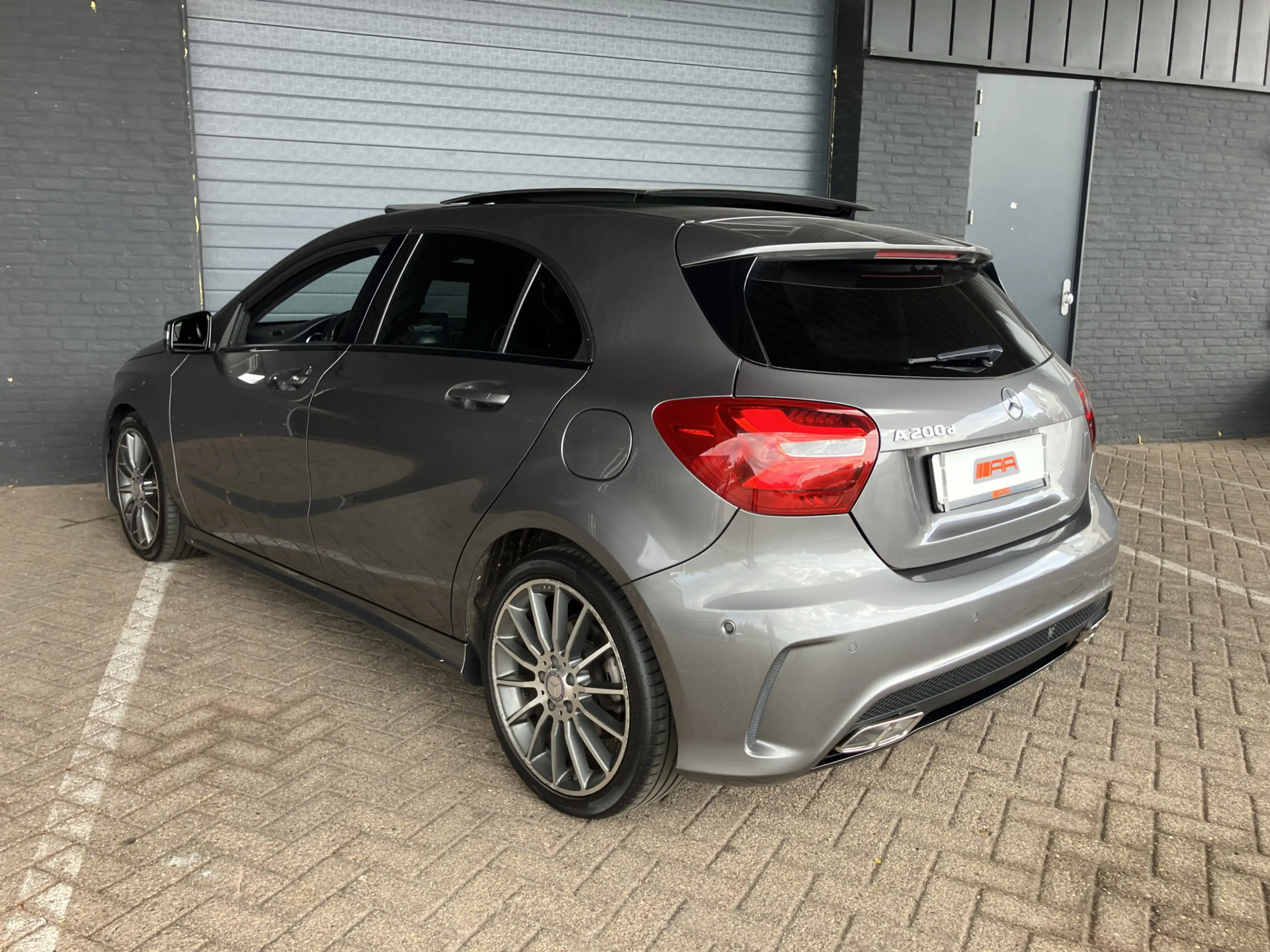 Mercedes-Benz A 200 d ///AMG PANO-XENON-LED — photo 6
