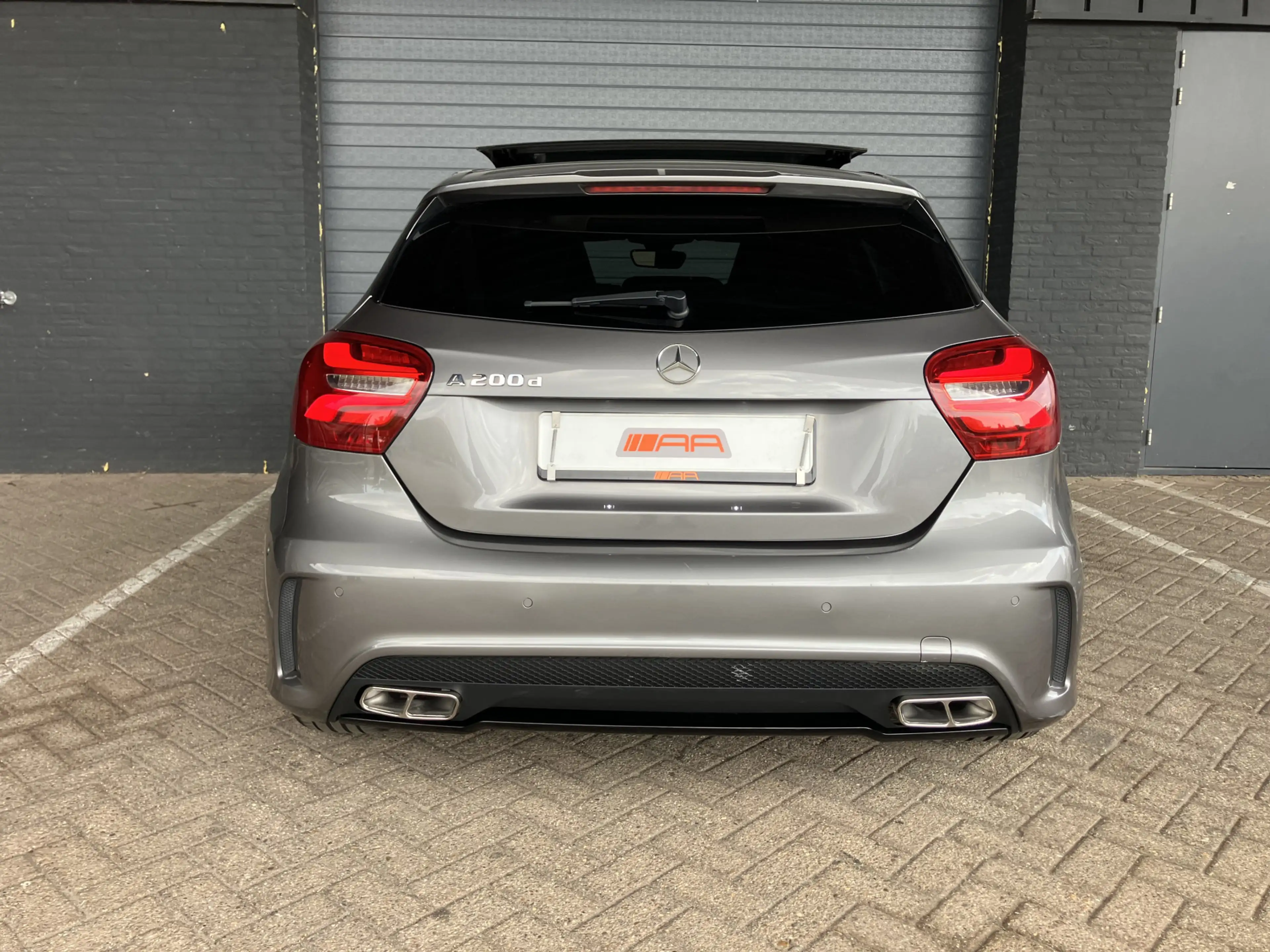 Mercedes-Benz A 200 d ///AMG PANO-XENON-LED — photo 5