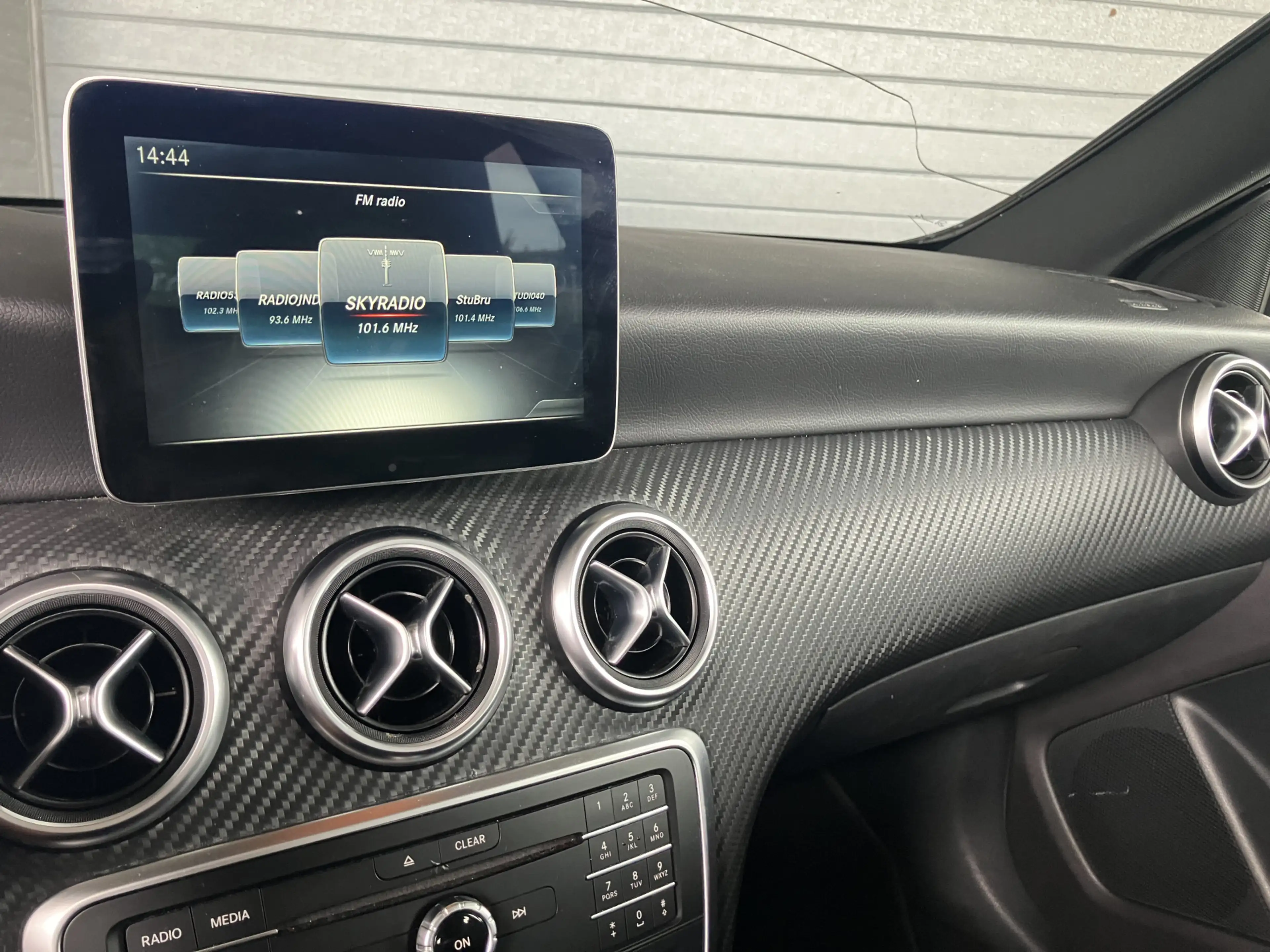 Mercedes-Benz A 200 d ///AMG PANO-XENON-LED — photo 9