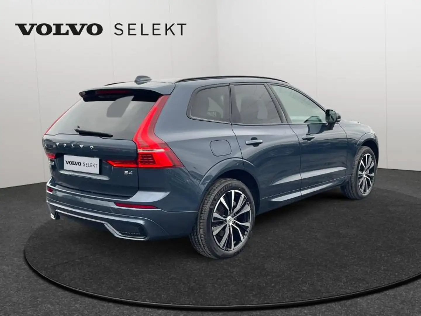 Volvo XC60 B4 Plus Dark / Essence Bleu - 2