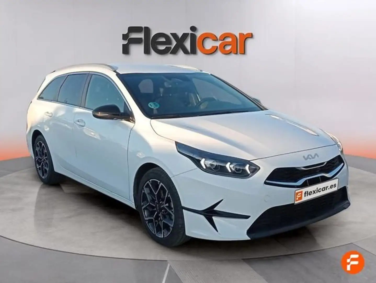Kia Tourer 1.0 MHEV 74kW Style Edition DCT Blanco - 2