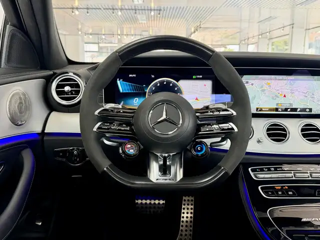 Mercedes-Benz E-Class view 8