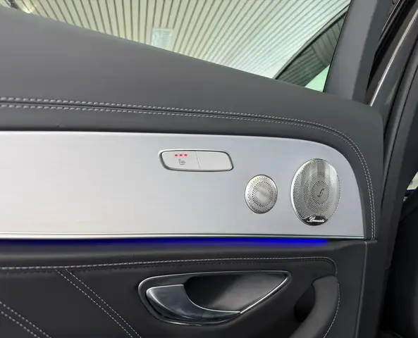 Mercedes-Benz E-Class view 19