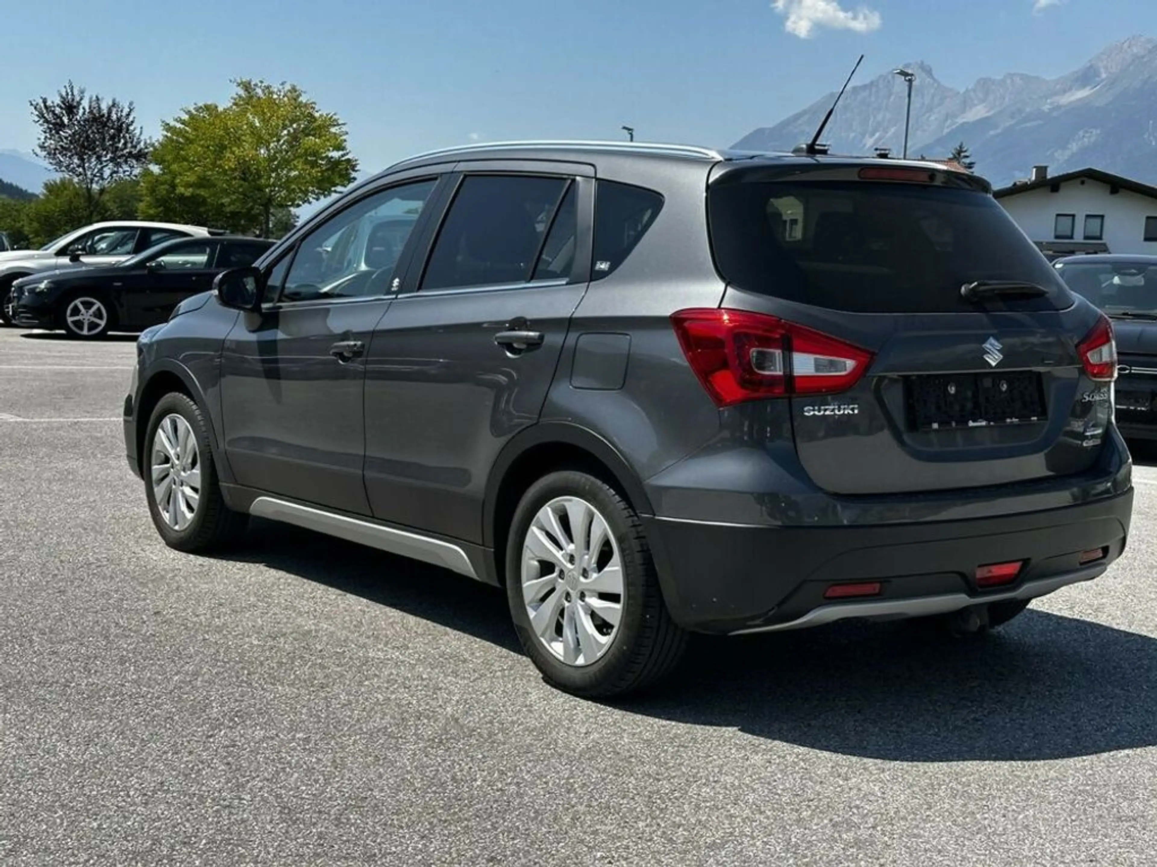 Suzuki S-Cross 1,4 GL+ Hybrid ALLGRIP shine *Allrad* — photo 4