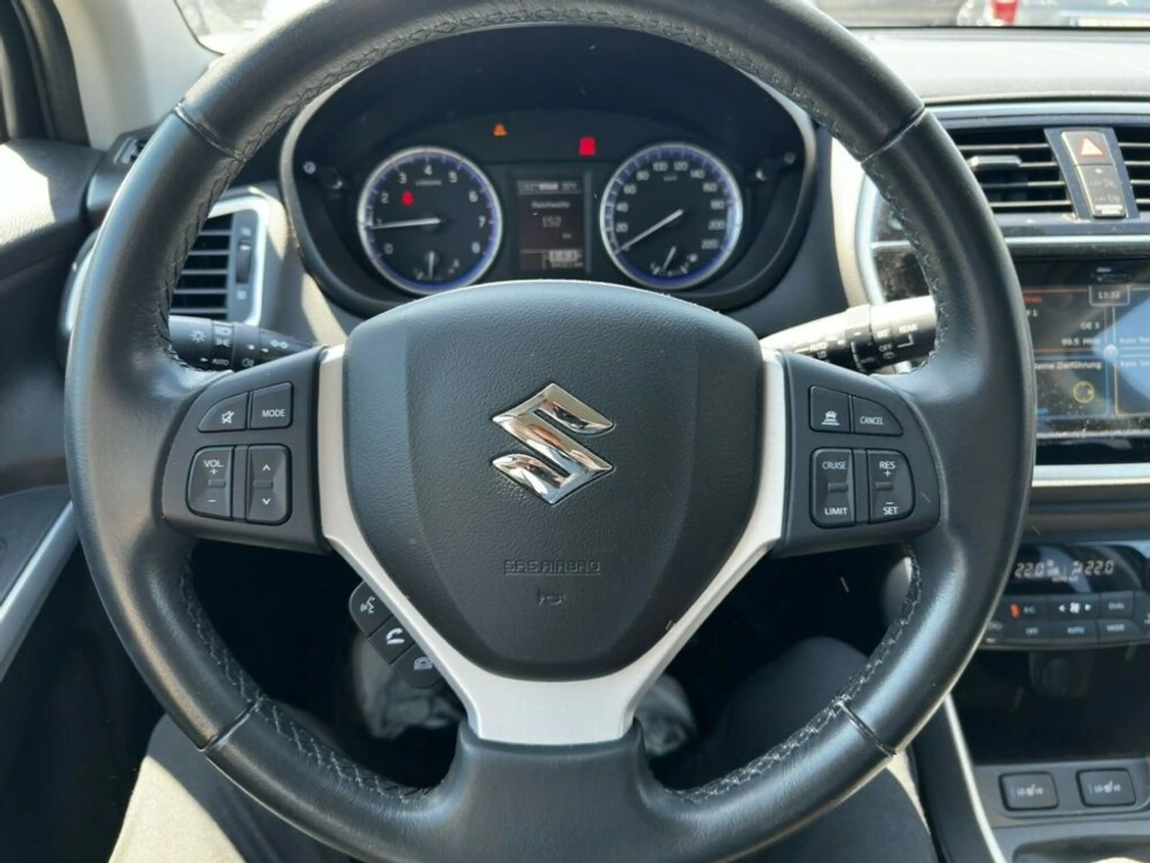 Suzuki S-Cross 1,4 GL+ Hybrid ALLGRIP shine *Allrad* — photo 11