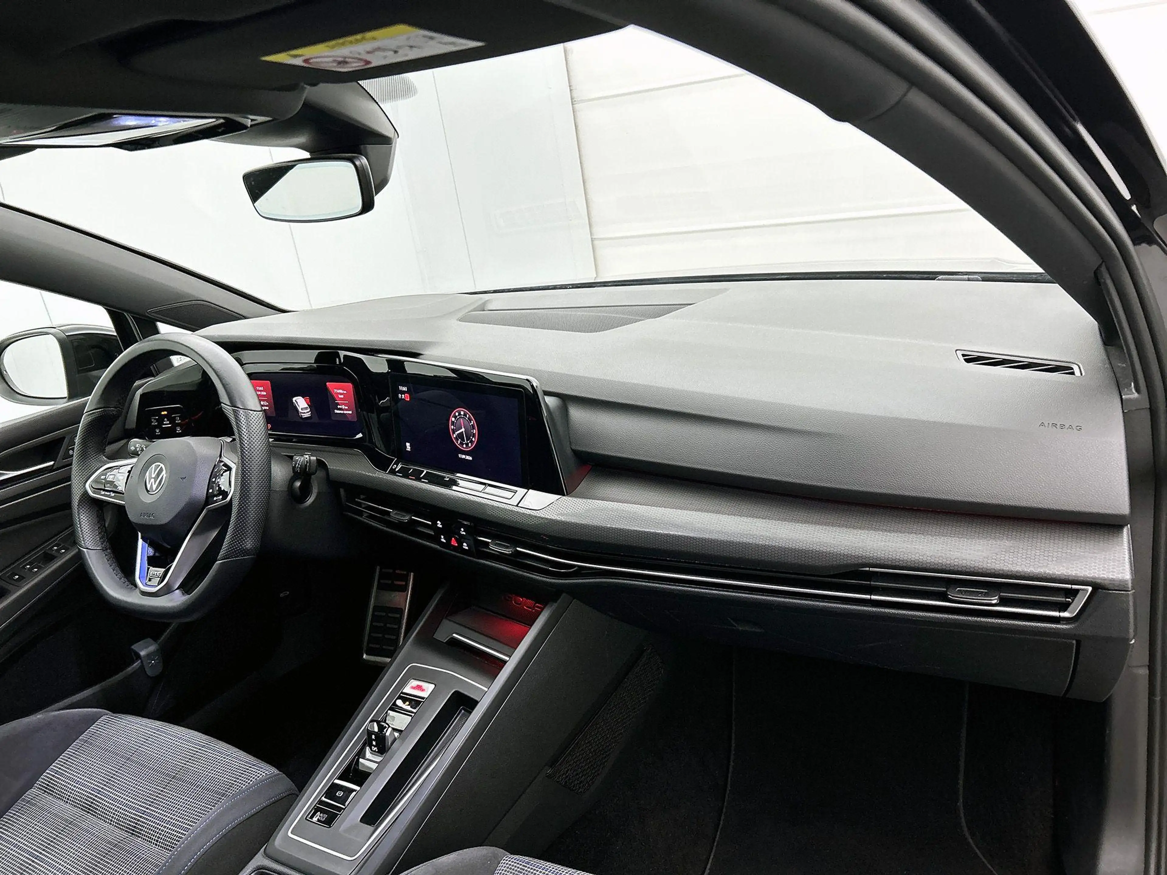 Volkswagen Golf GTE 1.4 eHybrid — photo 9