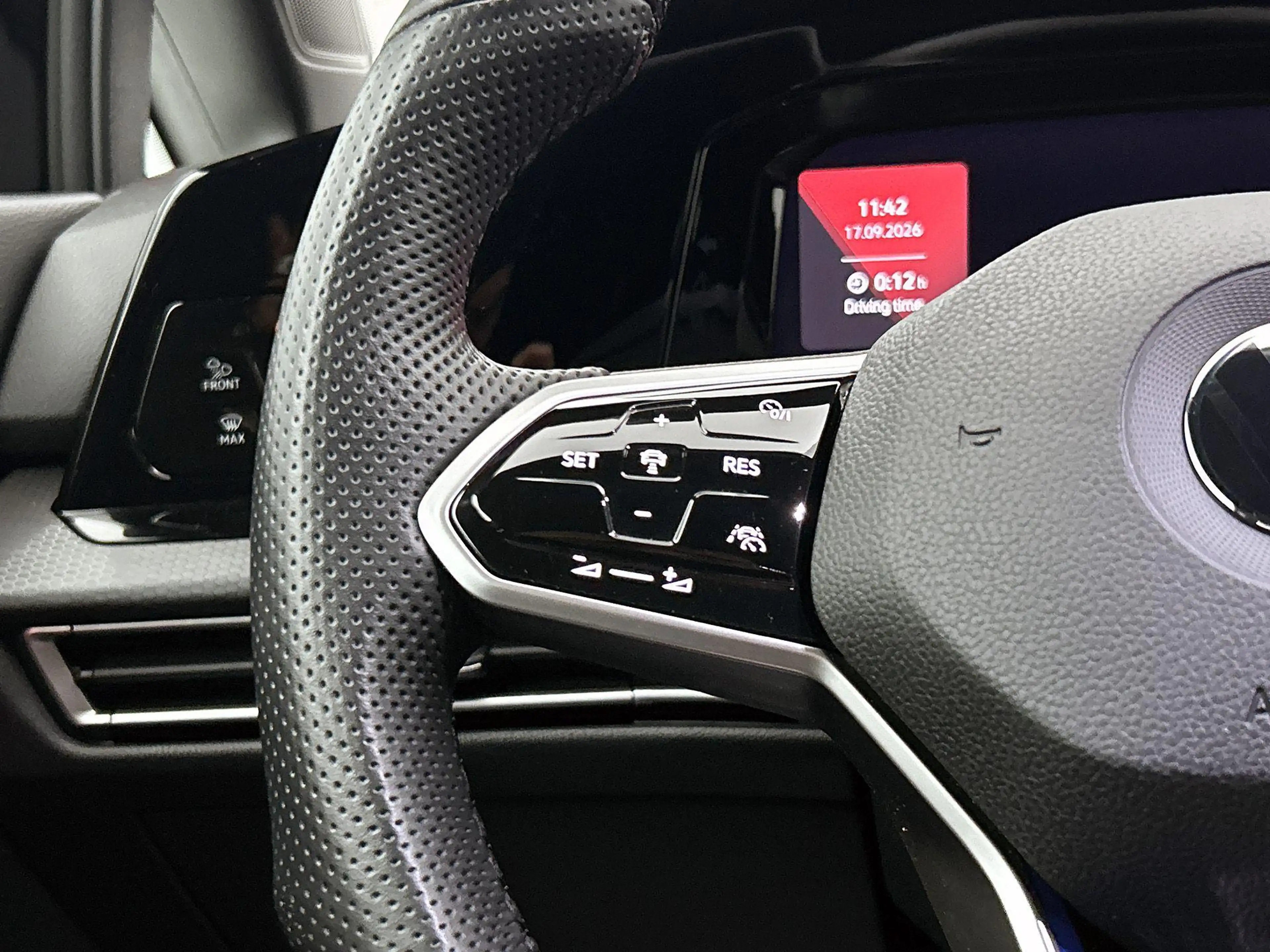 Volkswagen Golf GTE 1.4 eHybrid — photo 15