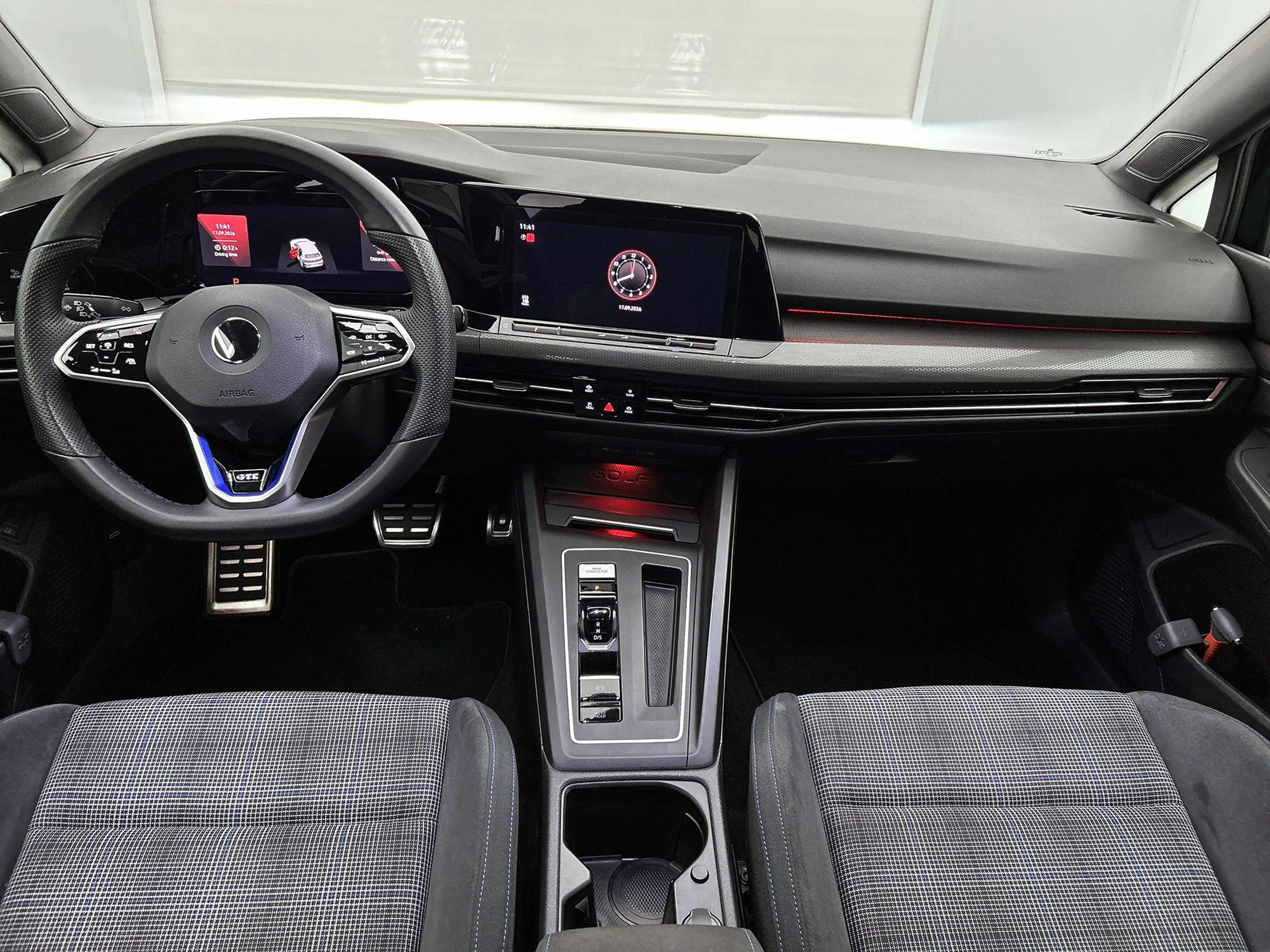 Volkswagen Golf GTE 1.4 eHybrid — photo 3