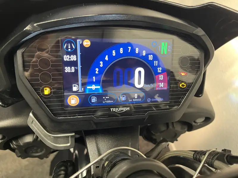 Triumph Street Triple RS - foto 2