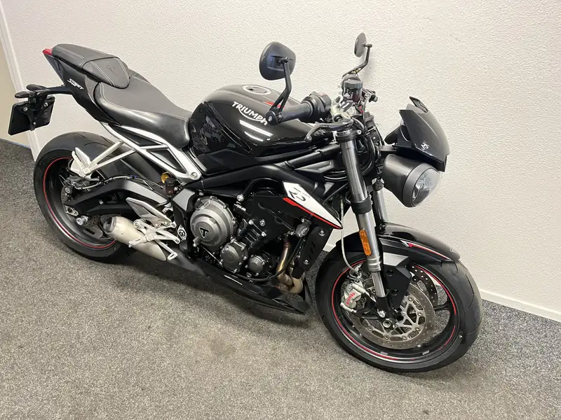 Triumph Street Triple RS - foto 3