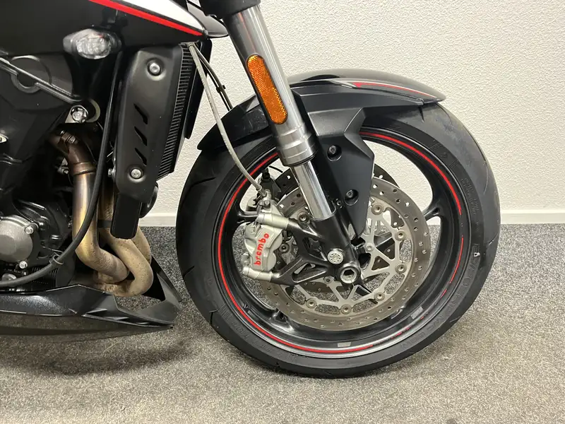 Triumph Street Triple RS - foto 5