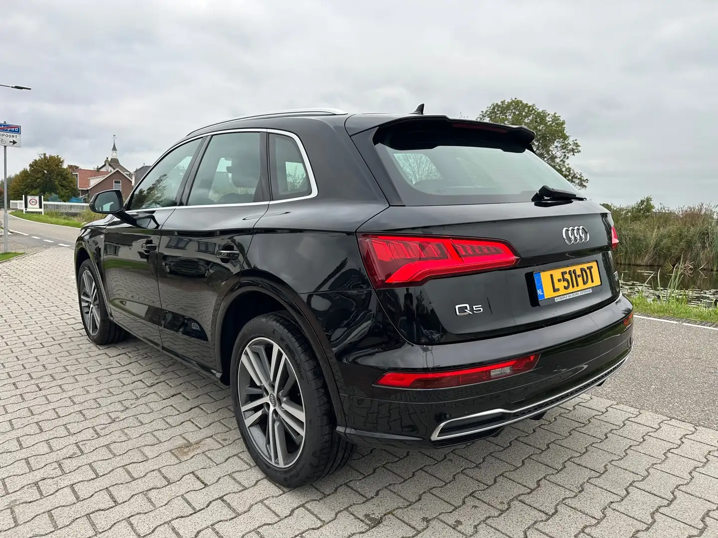 Audi Q5 2.0 TFSI quattro Launch Edition, S-line, Virtual C Zwart - 2