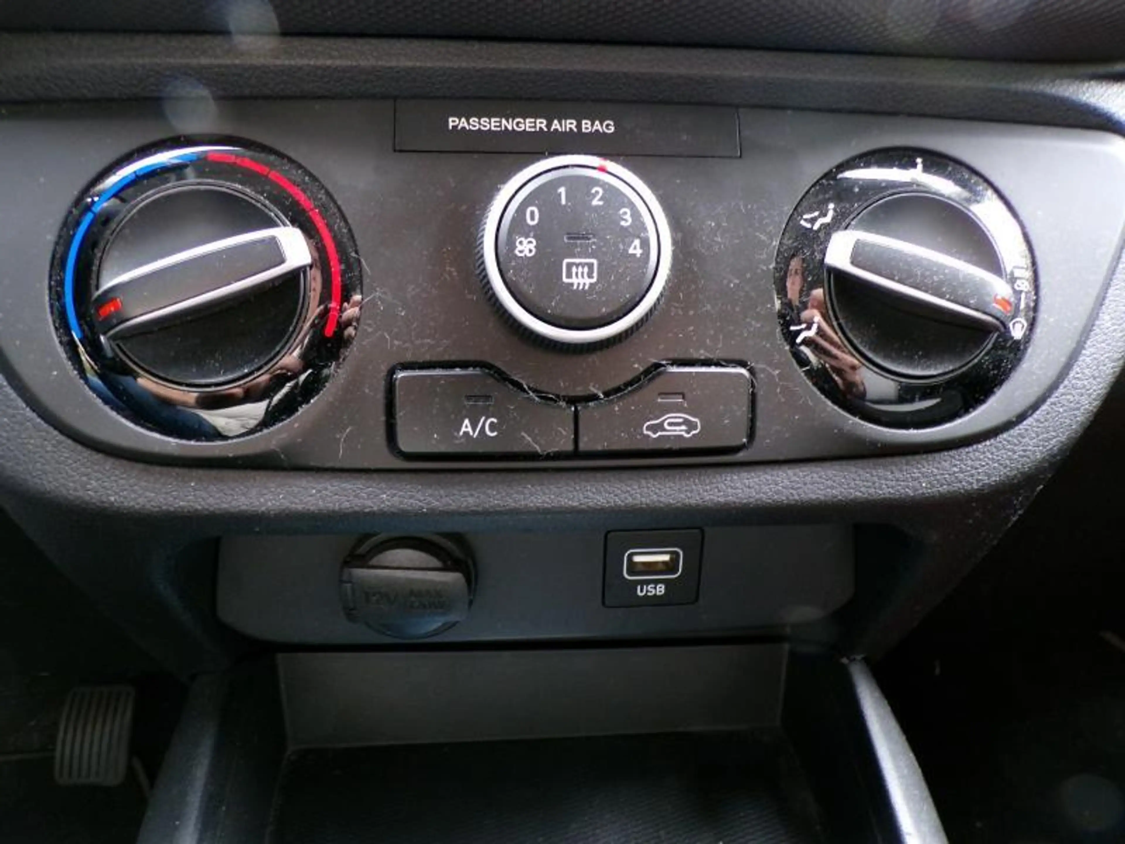 Hyundai i10 1.0 67cv Bleu 07/21 26590km Anti Dérive Radio USB — photo 12