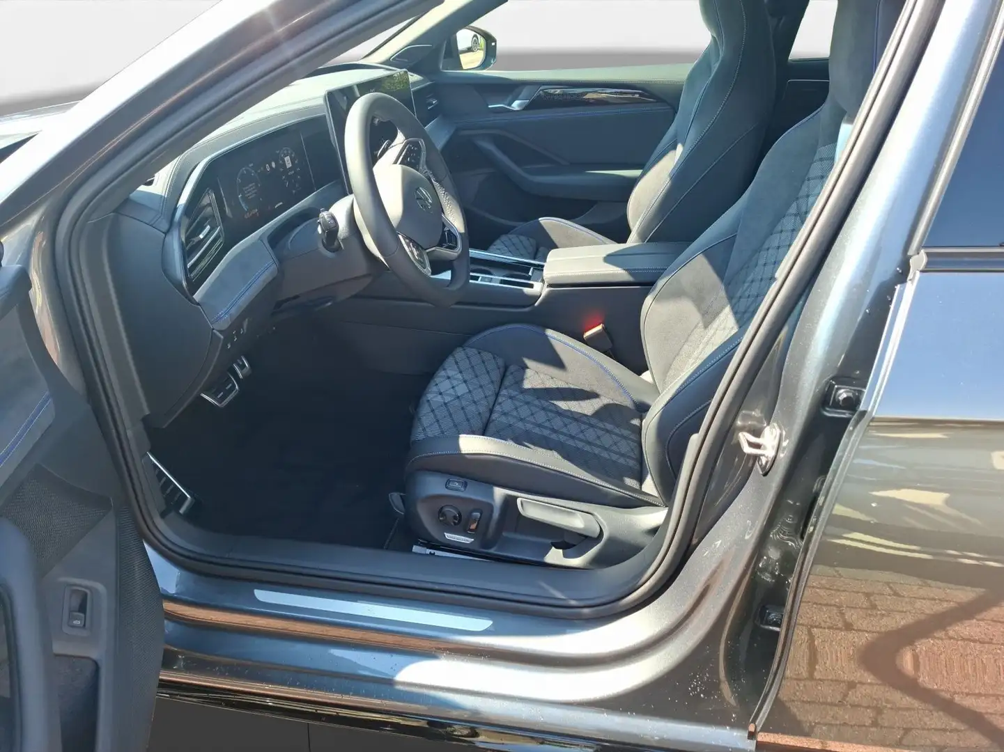 Volkswagen Passat R-Line 2,0 l TDI 193 PS DSG | HUD | Ahzv. Gris - 2